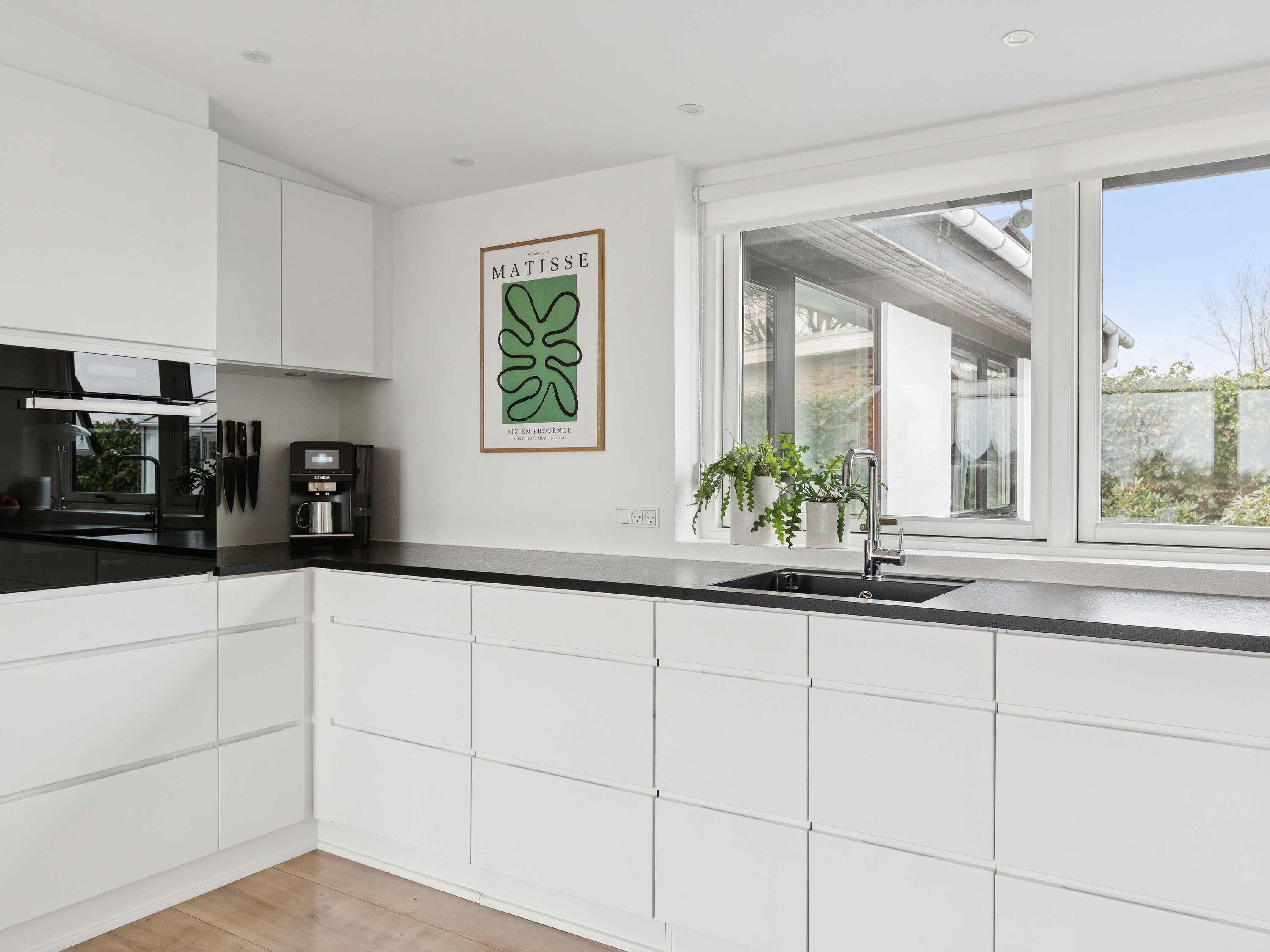 Fremhævet køkken billede i fuldskærmstilstand. Billede af Lien 2, 9800 Hjørring