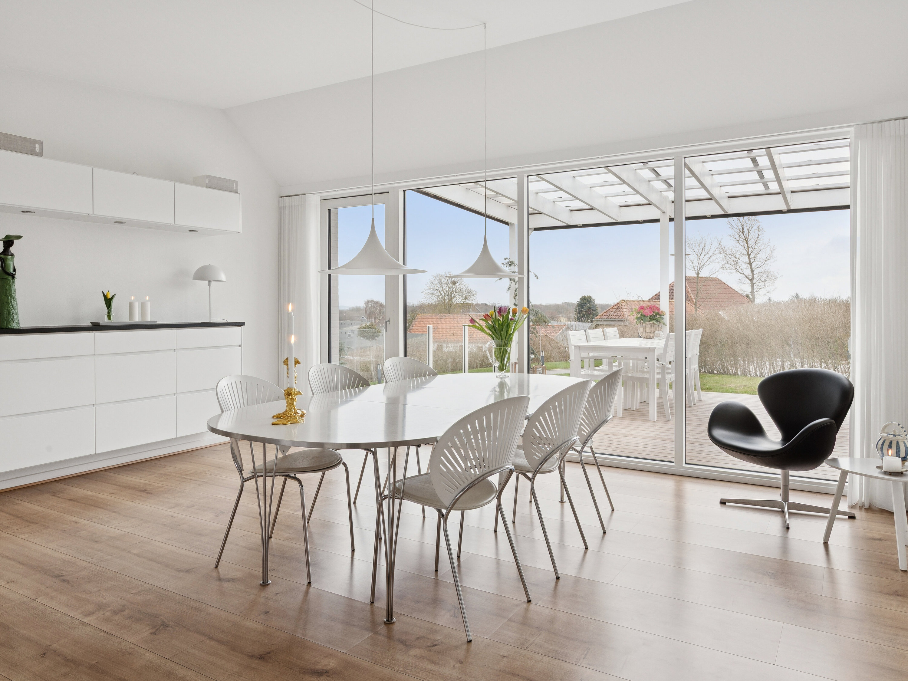 Fremhævet spisestue billede i fuldskærmstilstand. Billede af Lien 2, 9800 Hjørring