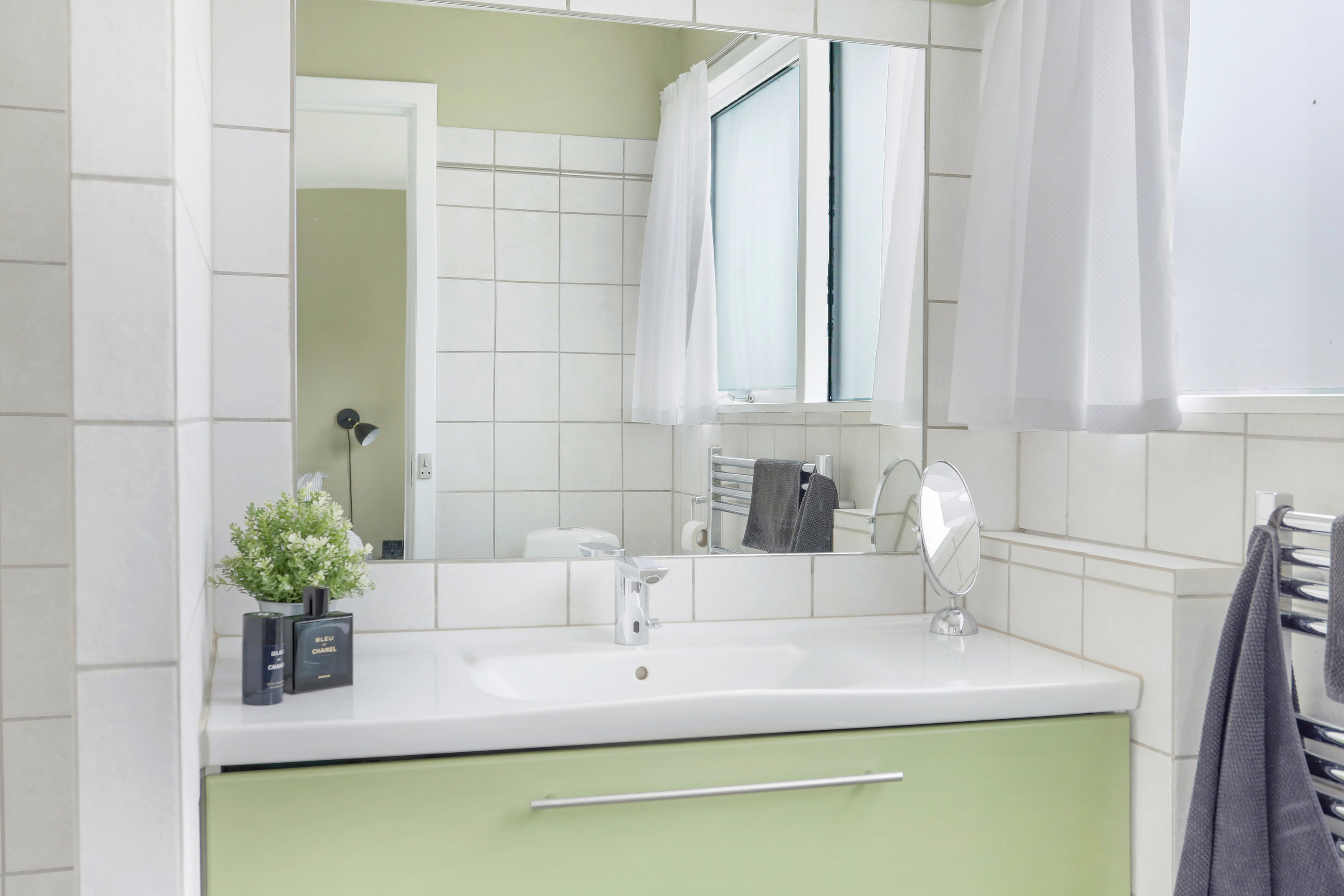 Fremhævet badeværelse billede i fuldskærmstilstand. Billede af Lindeengen 23, 2740 Skovlunde