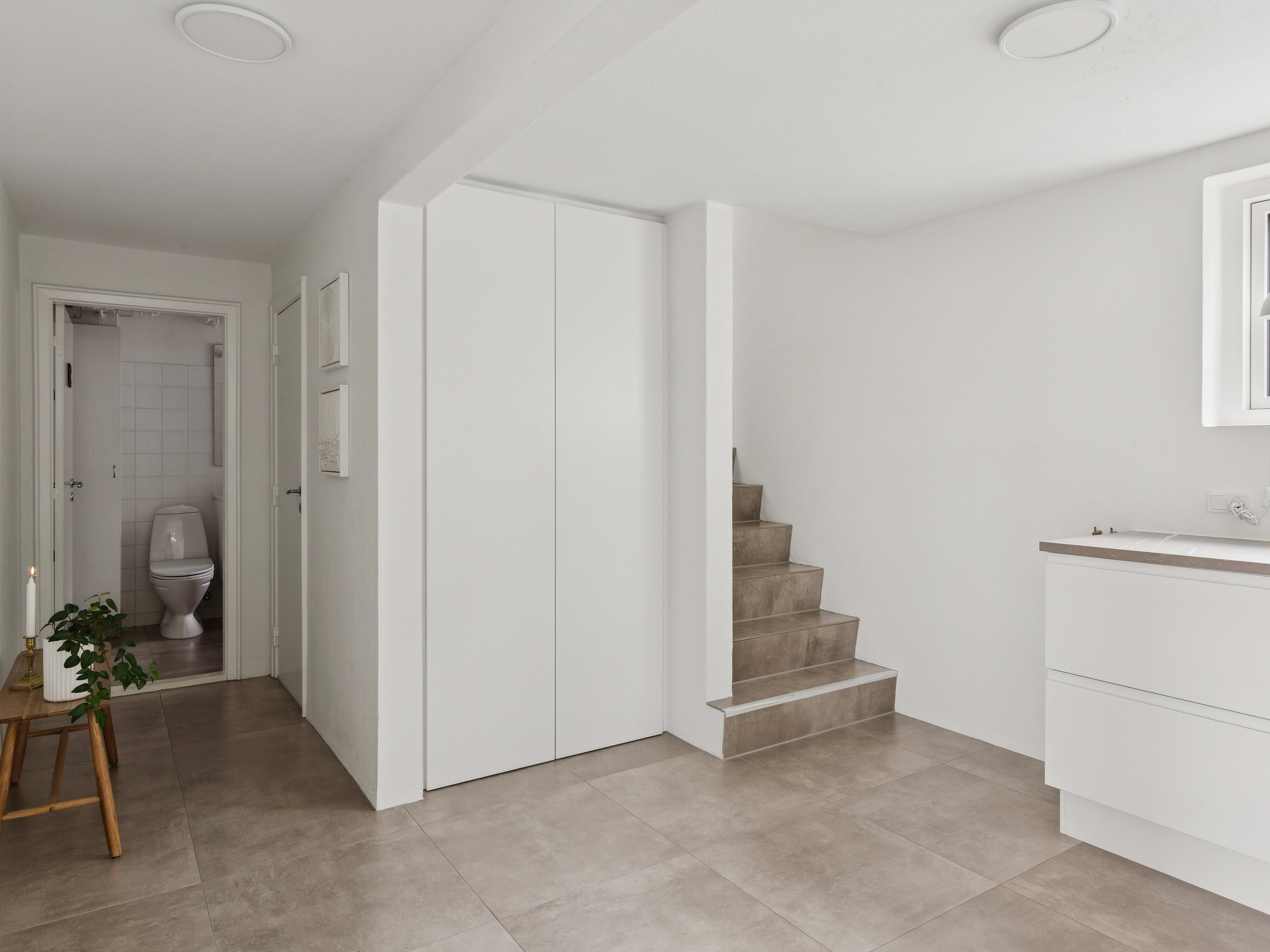 Fremhævet baggang billede i fuldskærmstilstand. Billede af Lien 2, 9800 Hjørring