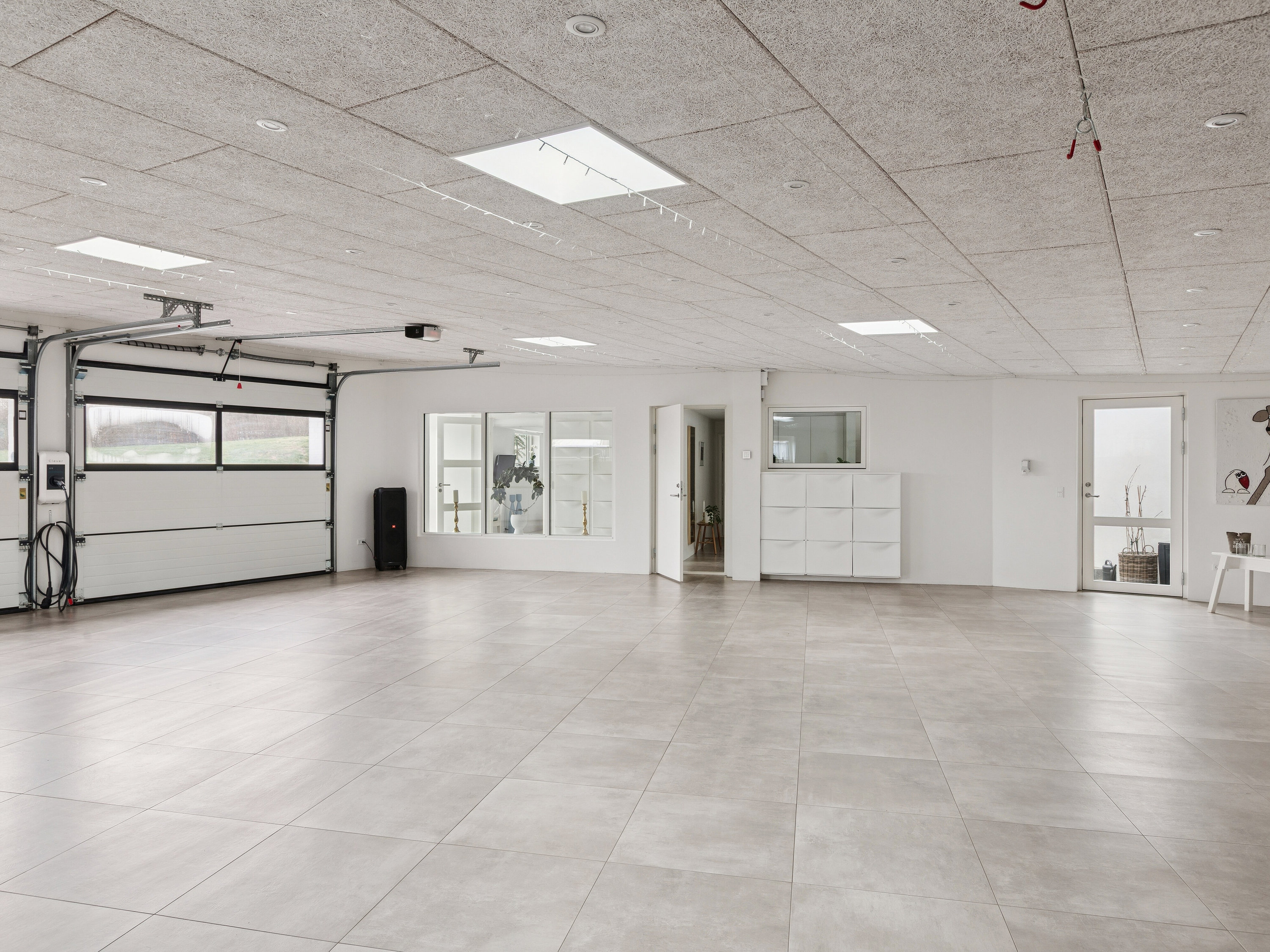 Fremhævet garage billede i fuldskærmstilstand. Billede af Lien 2, 9800 Hjørring