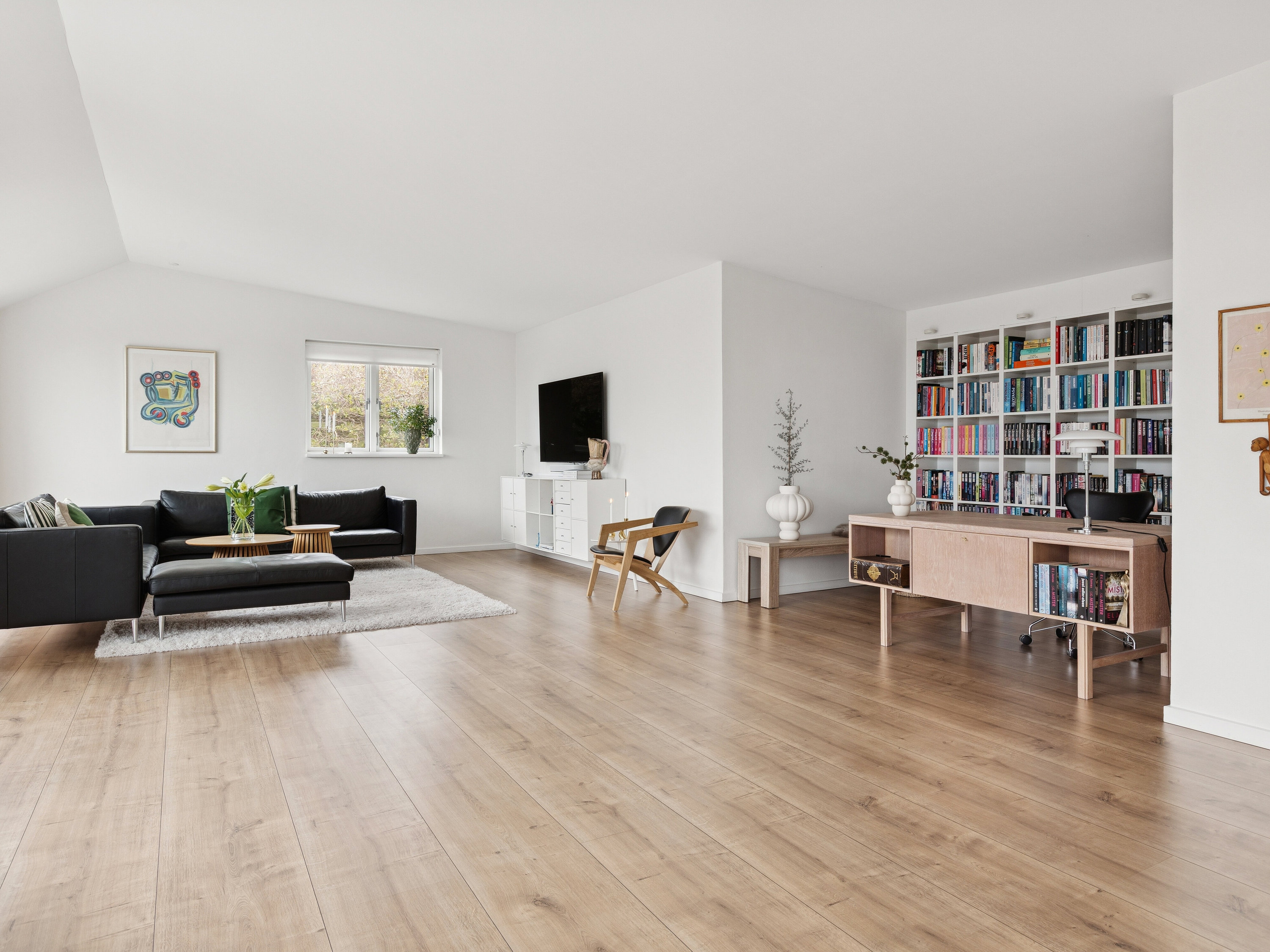 Fremhævet stue billede i fuldskærmstilstand. Billede af Lien 2, 9800 Hjørring