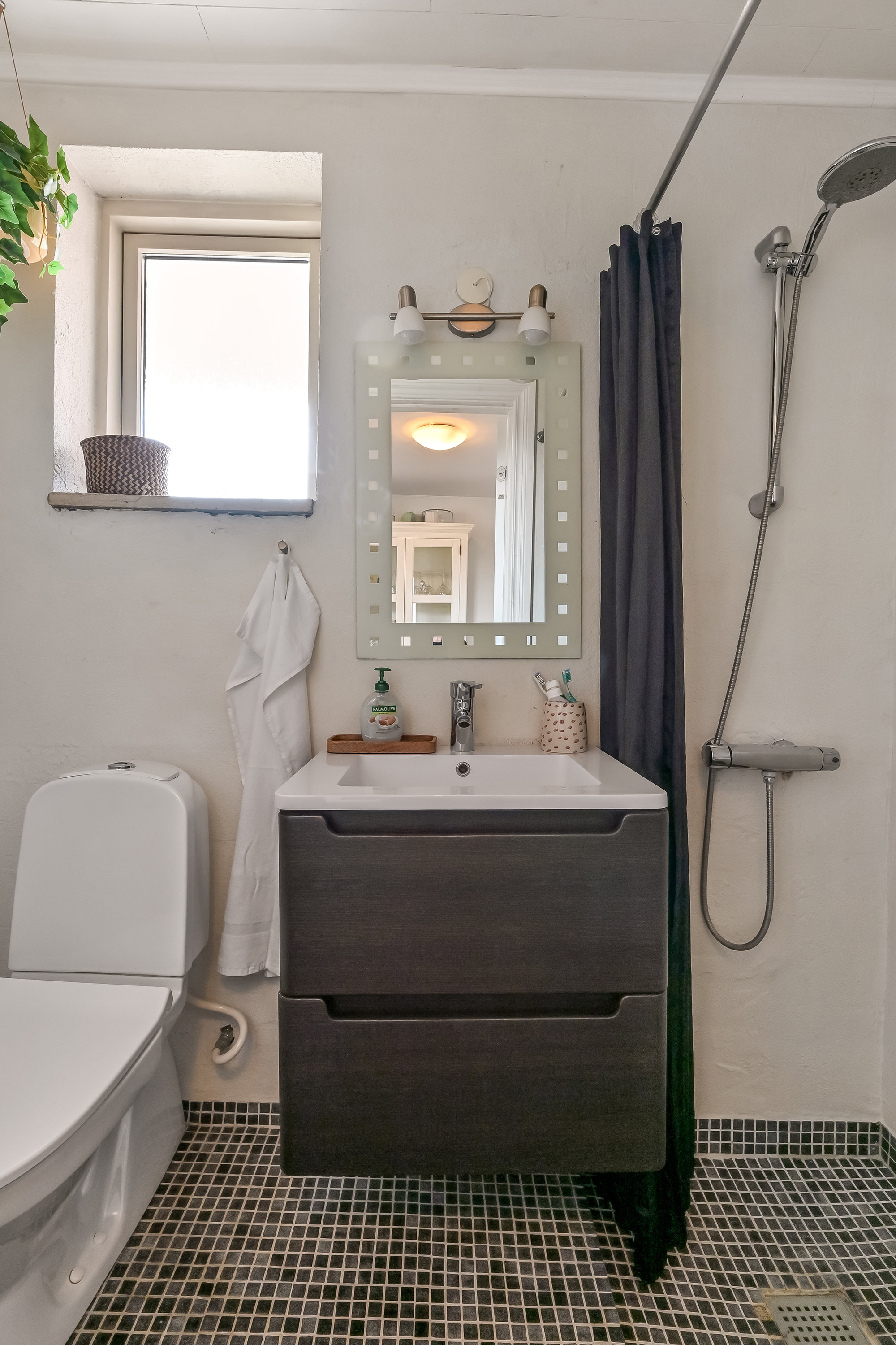 Fremhævet badeværelse billede i fuldskærmstilstand. Billede af Danasvej 42, 7400 Herning