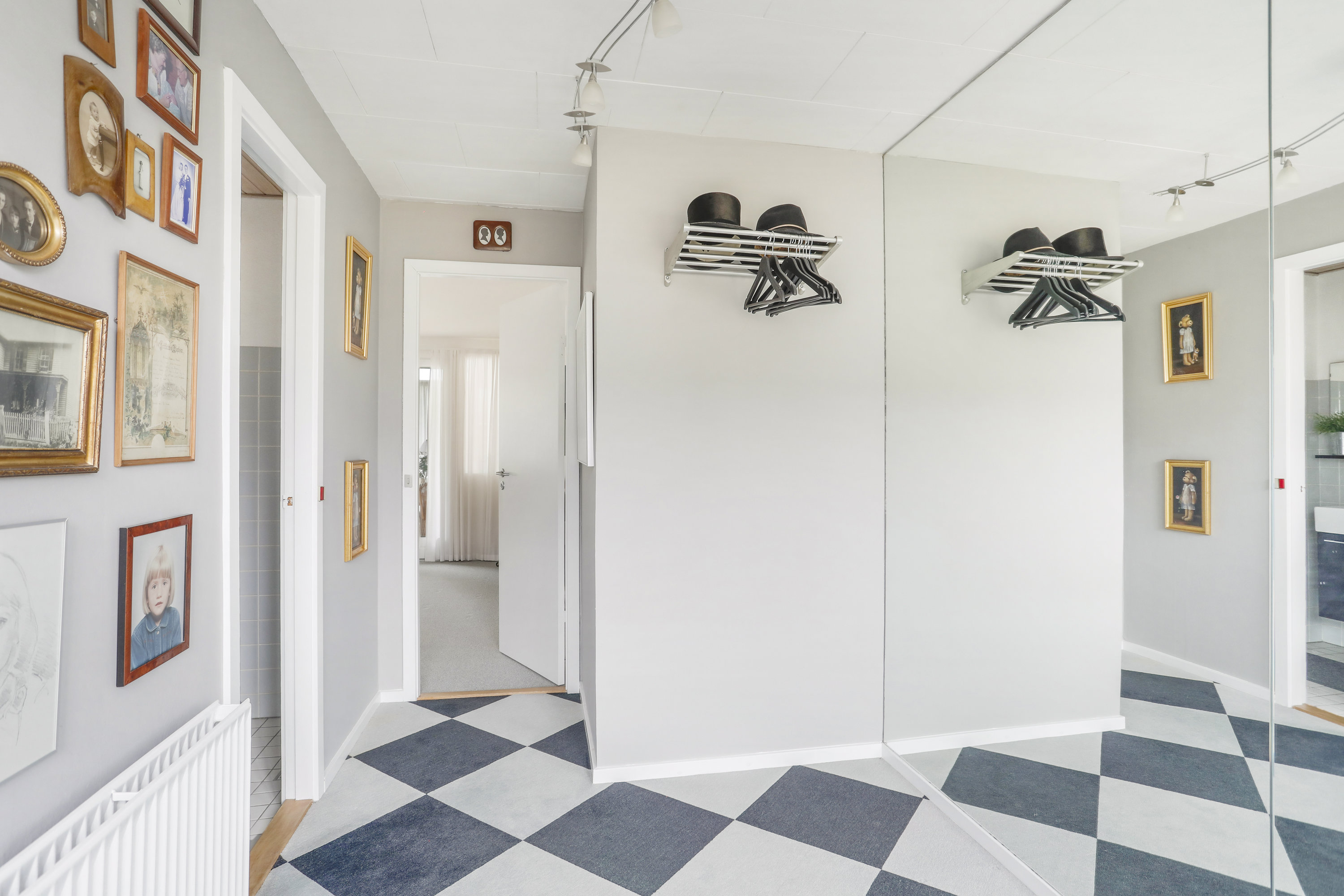 Fremhævet gang billede i fuldskærmstilstand. Billede af Lindeengen 23, 2740 Skovlunde