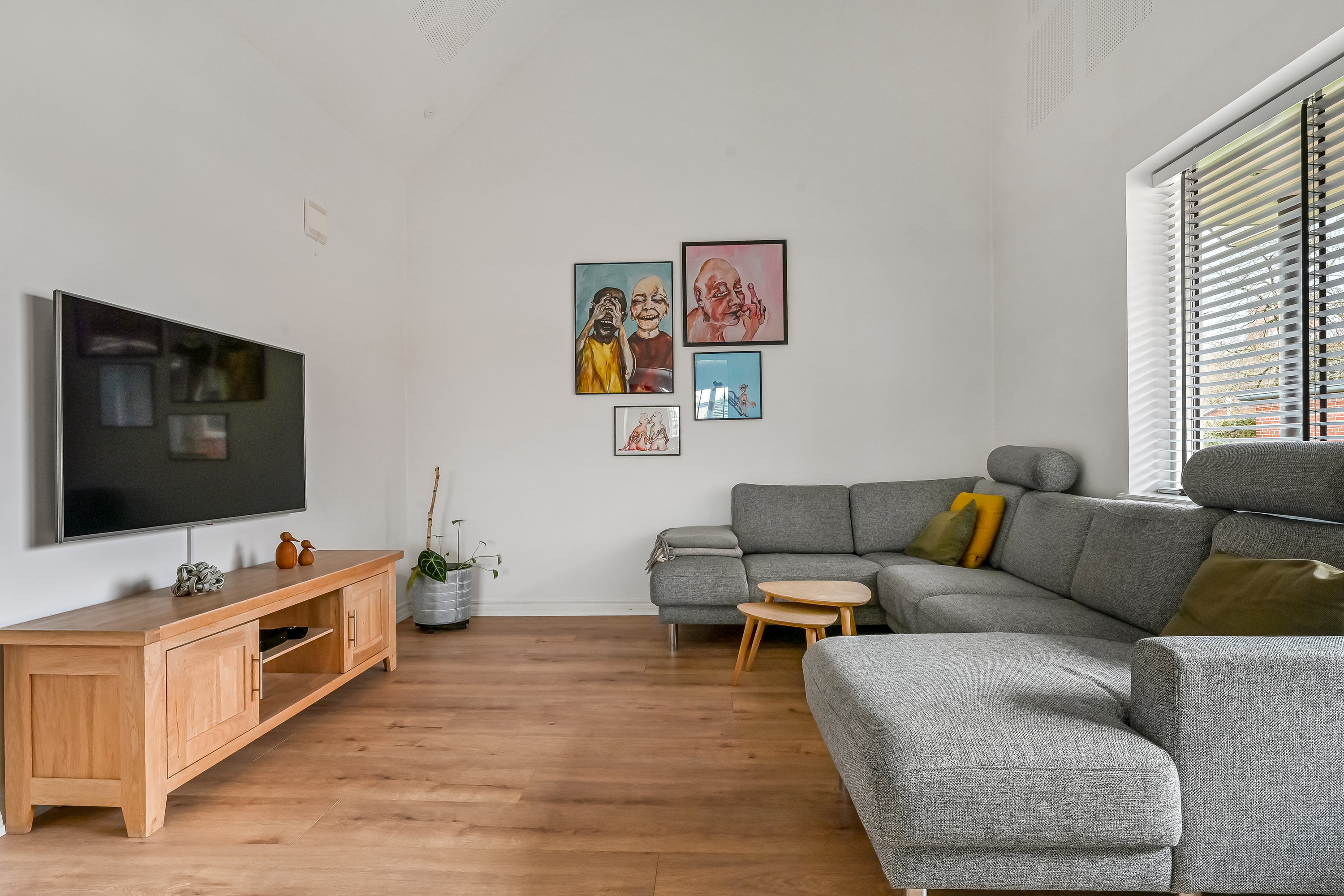 Fremhævet stue billede i fuldskærmstilstand. Billede af Danasvej 42, 7400 Herning