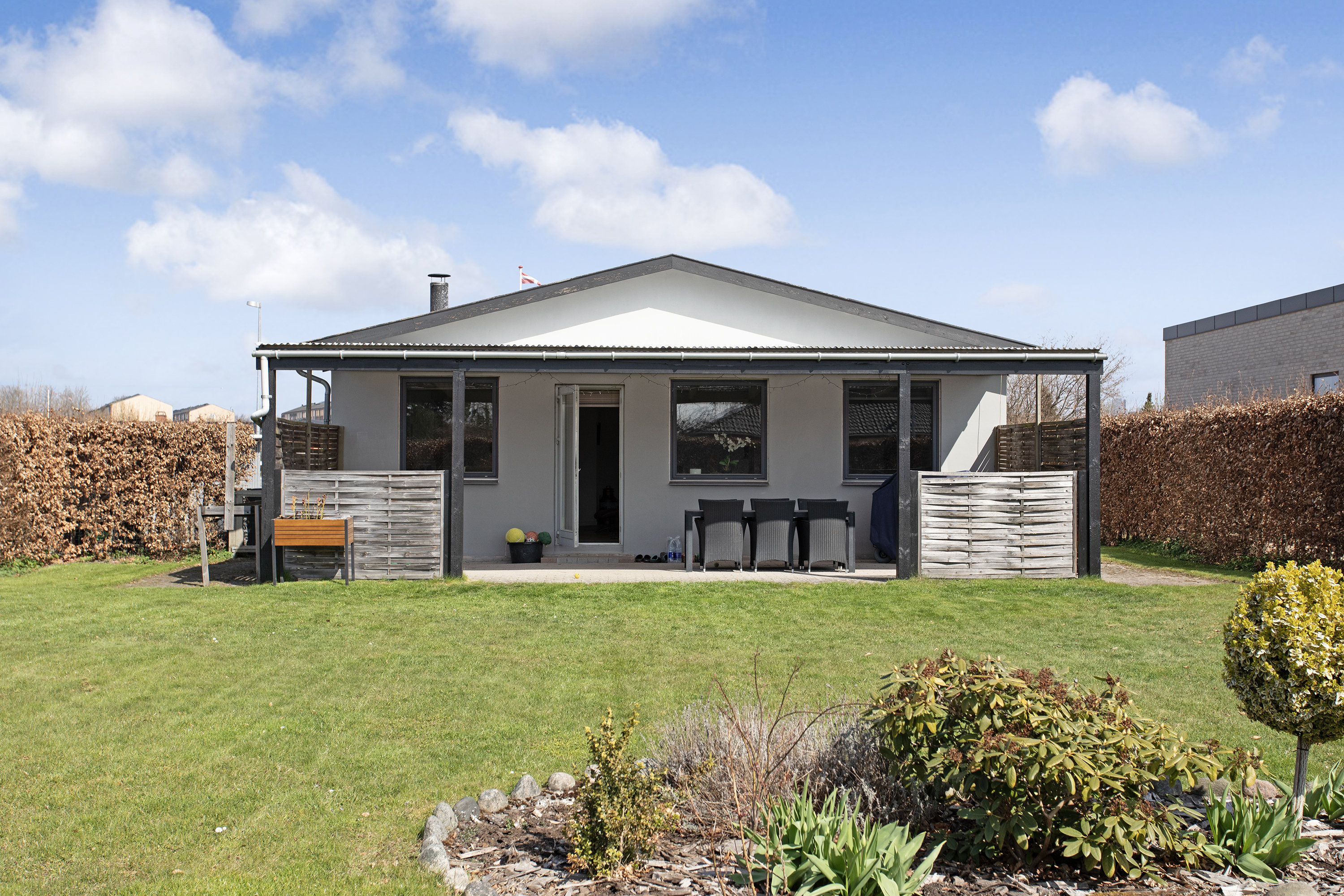 Fremhævet facade billede i fuldskærmstilstand. Billede af Åbyvej 15, 2740 Skovlunde