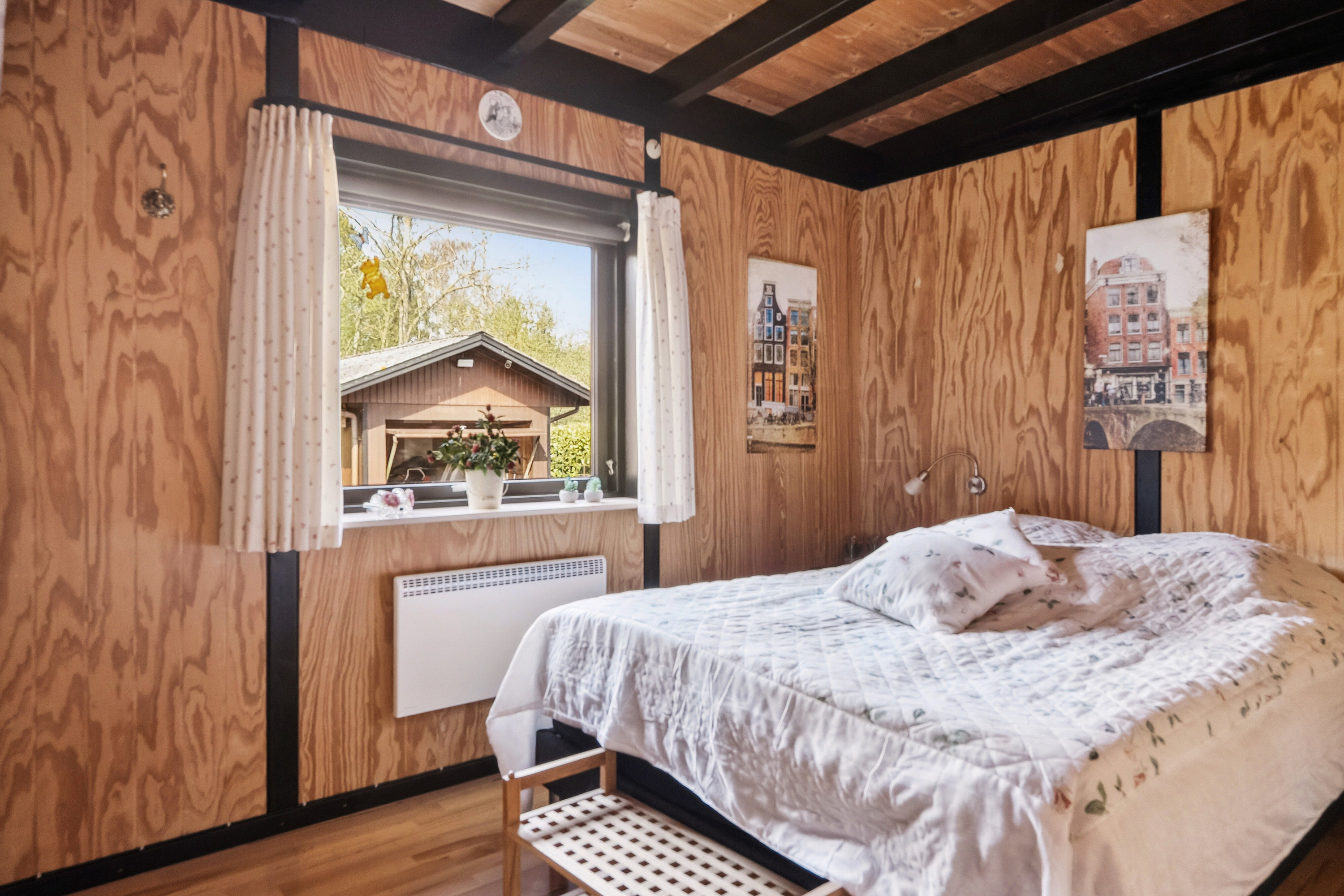 Fremhævet soveværelse billede i fuldskærmstilstand. Billede af Bøgevej 13, 4771 Kalvehave