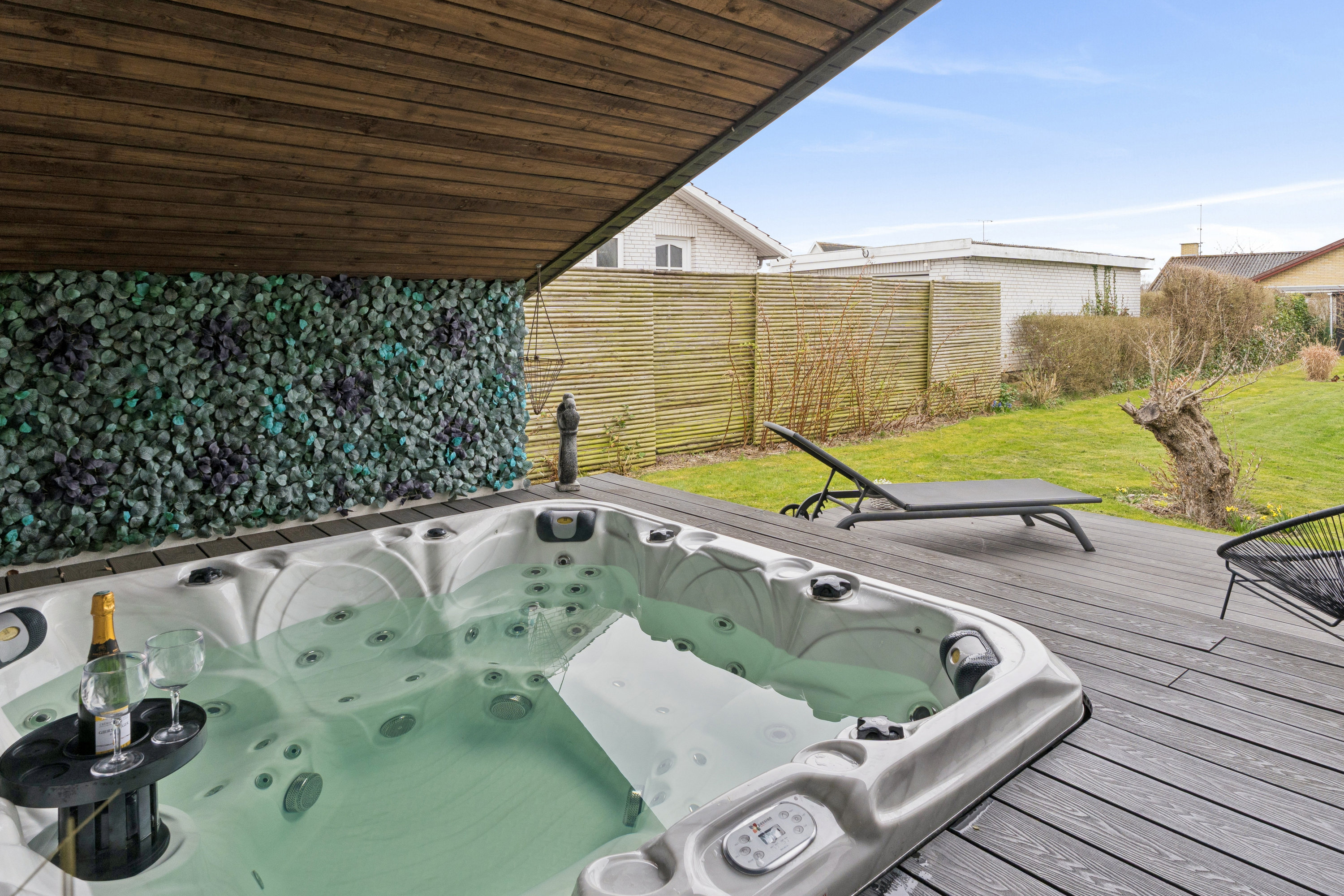 Fremhævet terrasse billede i fuldskærmstilstand. Billede af Kamdalen 29, 2730 Herlev