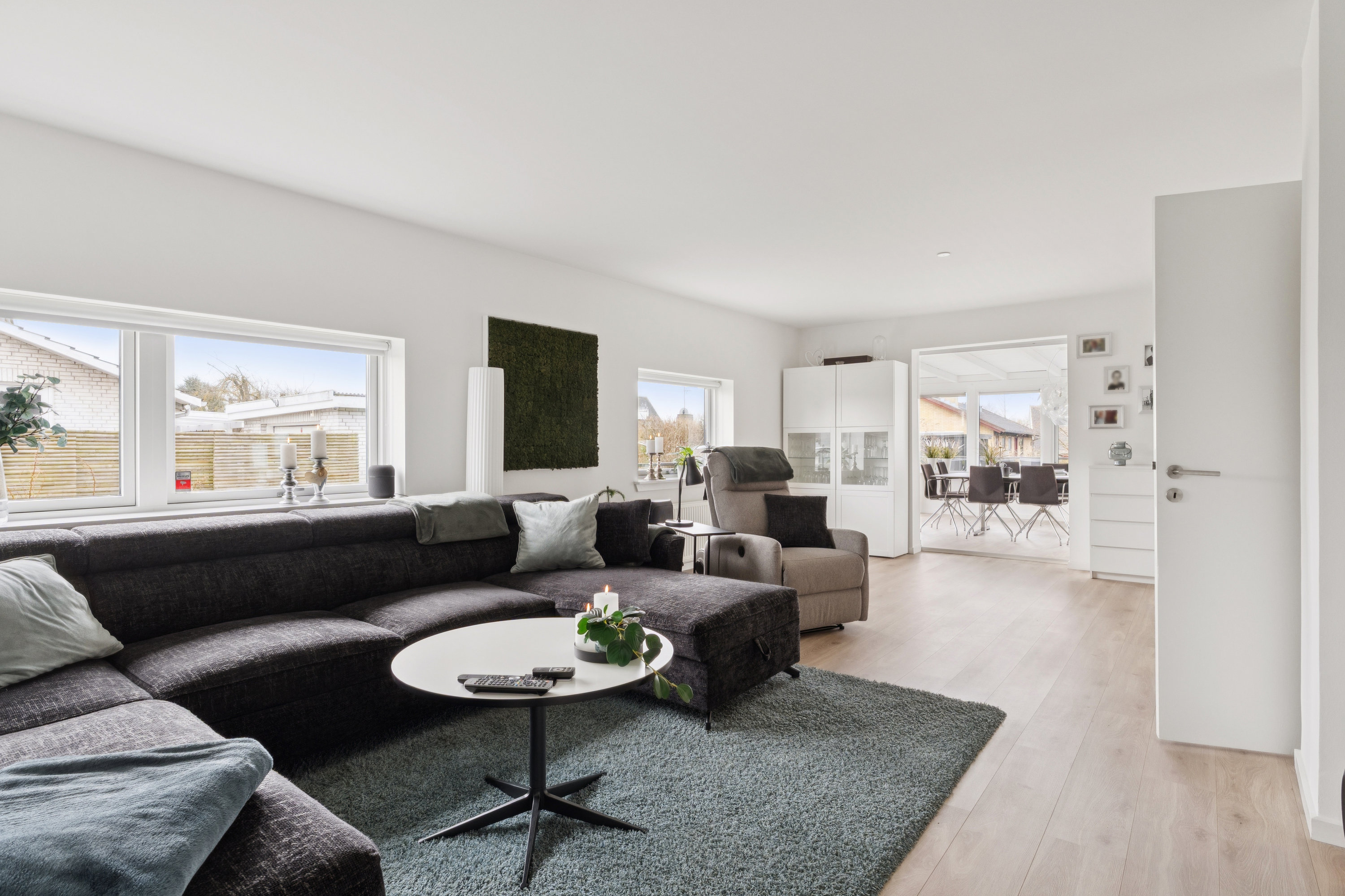 Fremhævet stue billede i fuldskærmstilstand. Billede af Kamdalen 29, 2730 Herlev