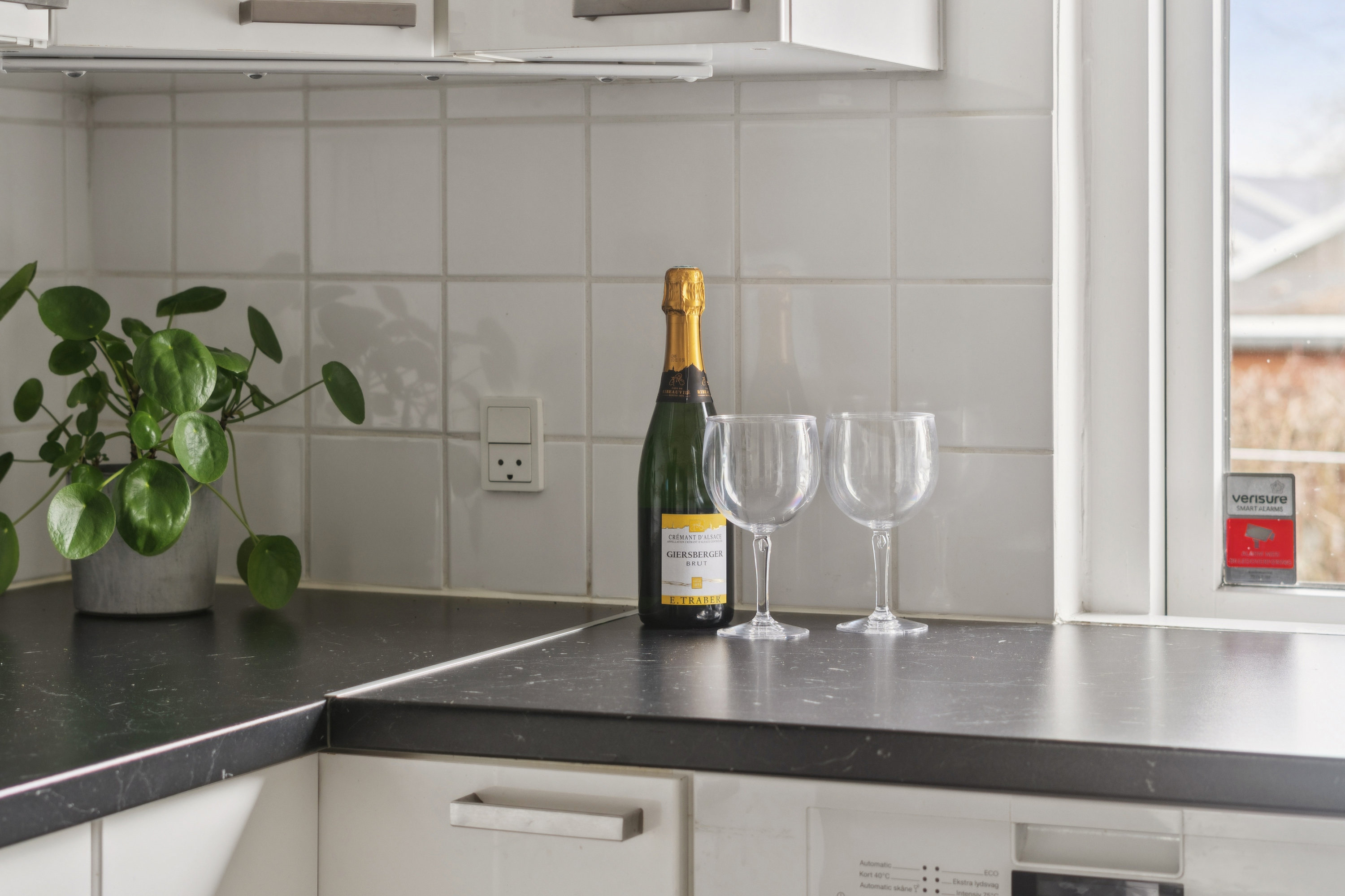 Fremhævet køkken billede i fuldskærmstilstand. Billede af Kamdalen 29, 2730 Herlev