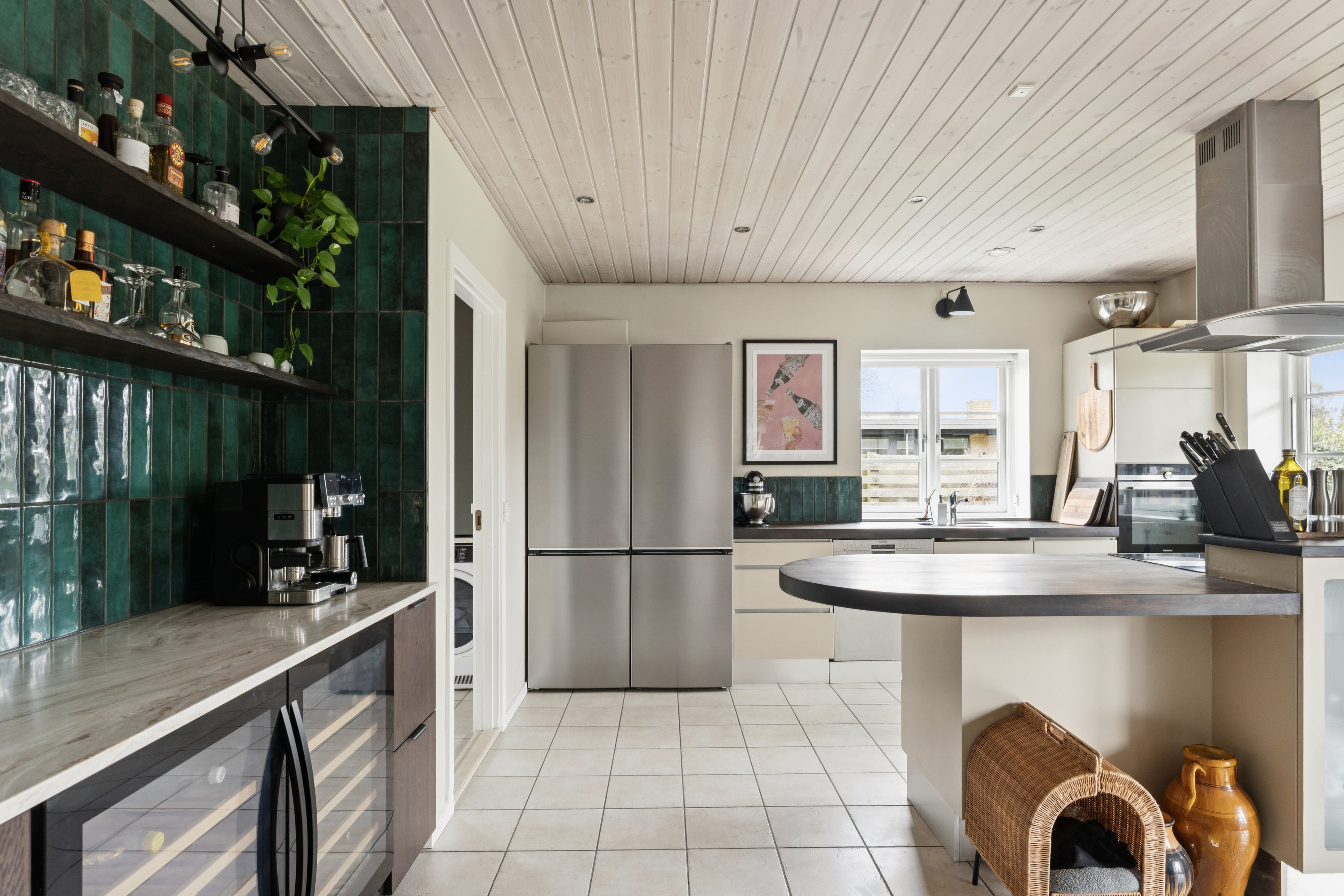 Fremhævet køkken billede i fuldskærmstilstand. Billede af Syvendehusvej 21, 2730 Herlev