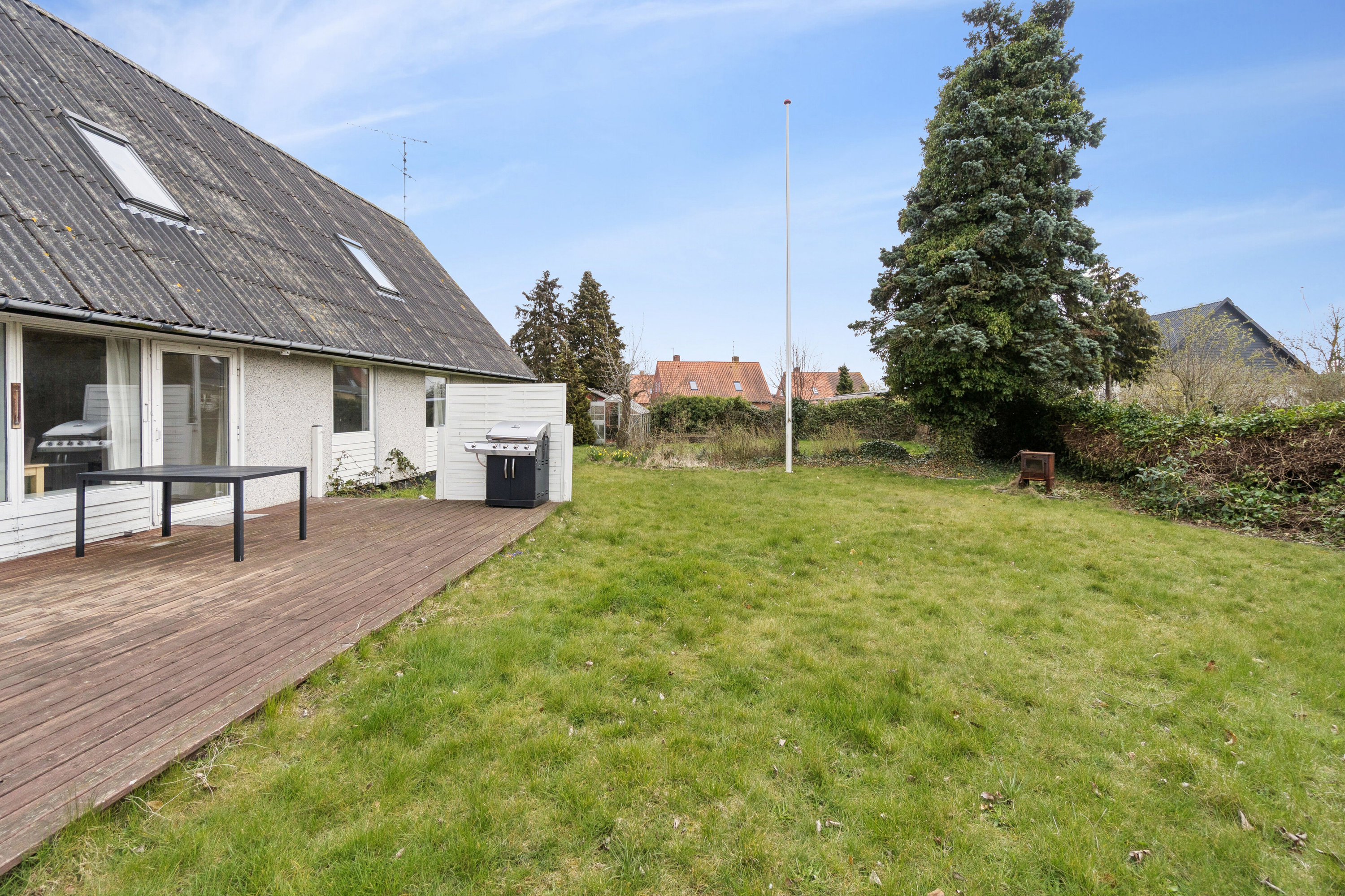 Fremhævet set fra haven billede i fuldskærmstilstand. Billede af Spurvevænget 7, Nexø, 3730 Nexø