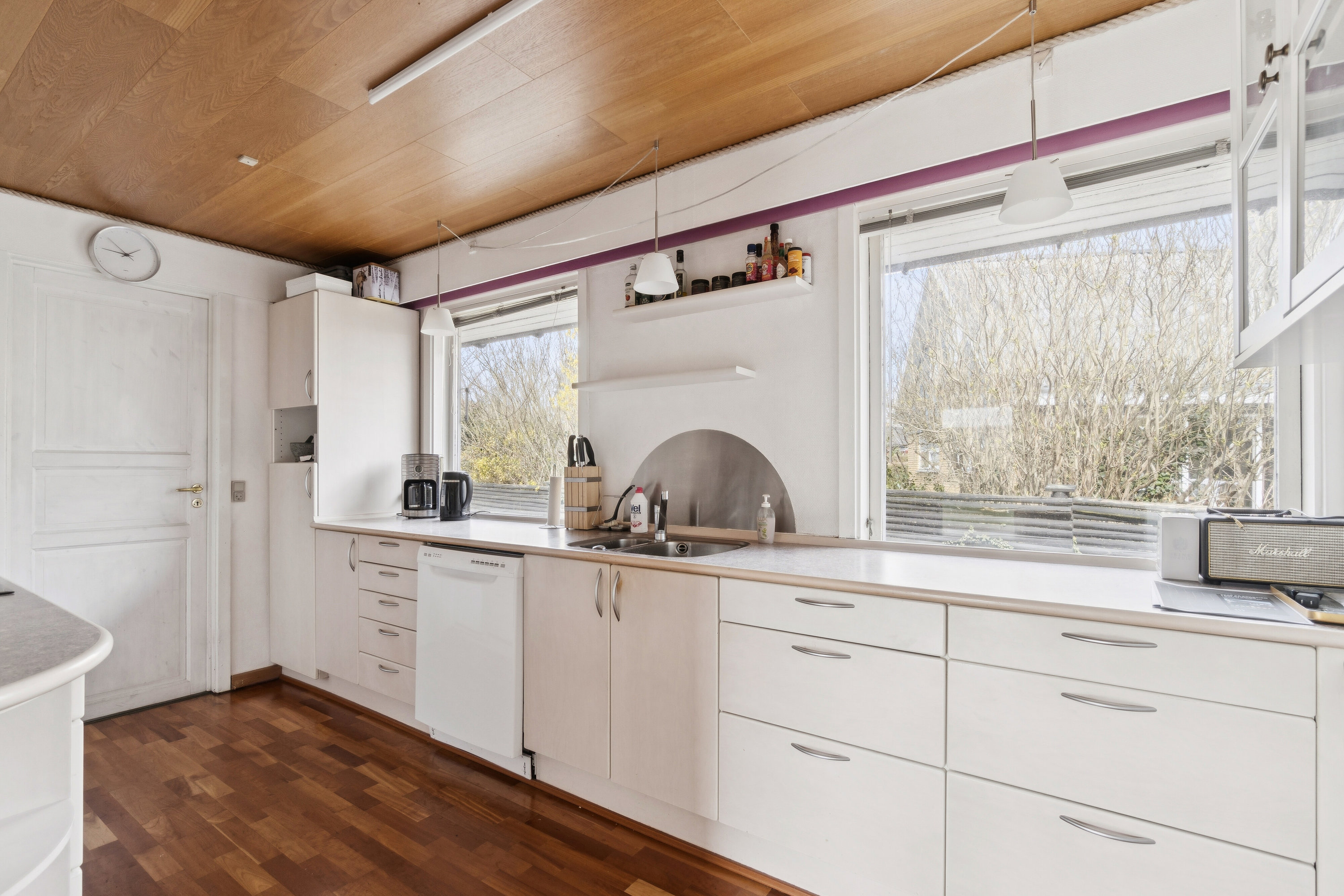 Fremhævet køkken billede i fuldskærmstilstand. Billede af Spurvevænget 7, Nexø, 3730 Nexø