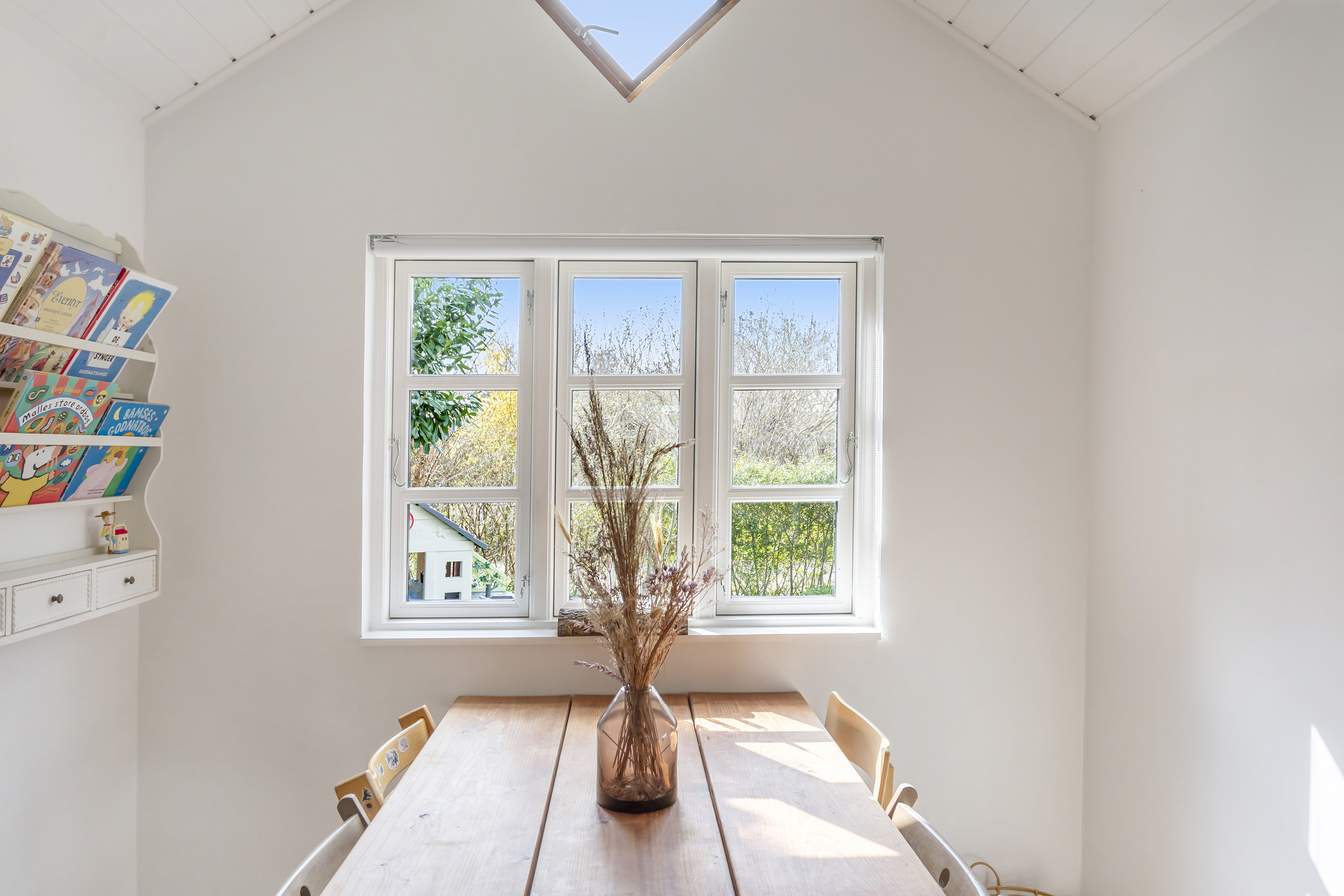 Fremhævet stue billede i fuldskærmstilstand. Billede af Hf. Sano 122, 2770 Kastrup