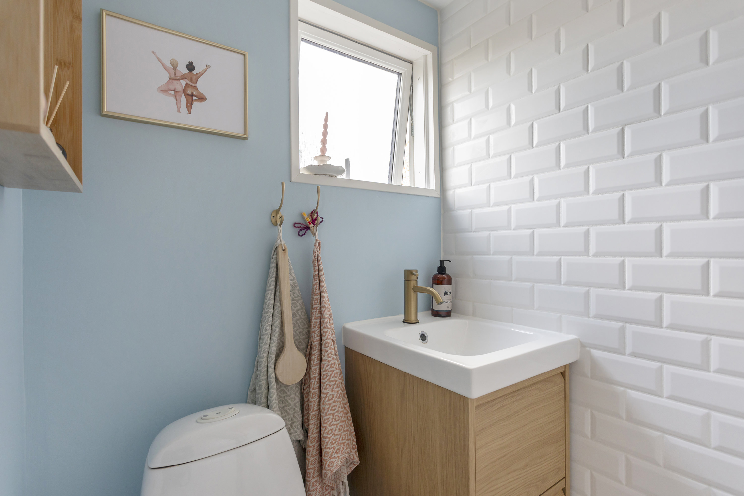 Fremhævet badeværelse billede i fuldskærmstilstand. Billede af Hf. Sano 122, 2770 Kastrup