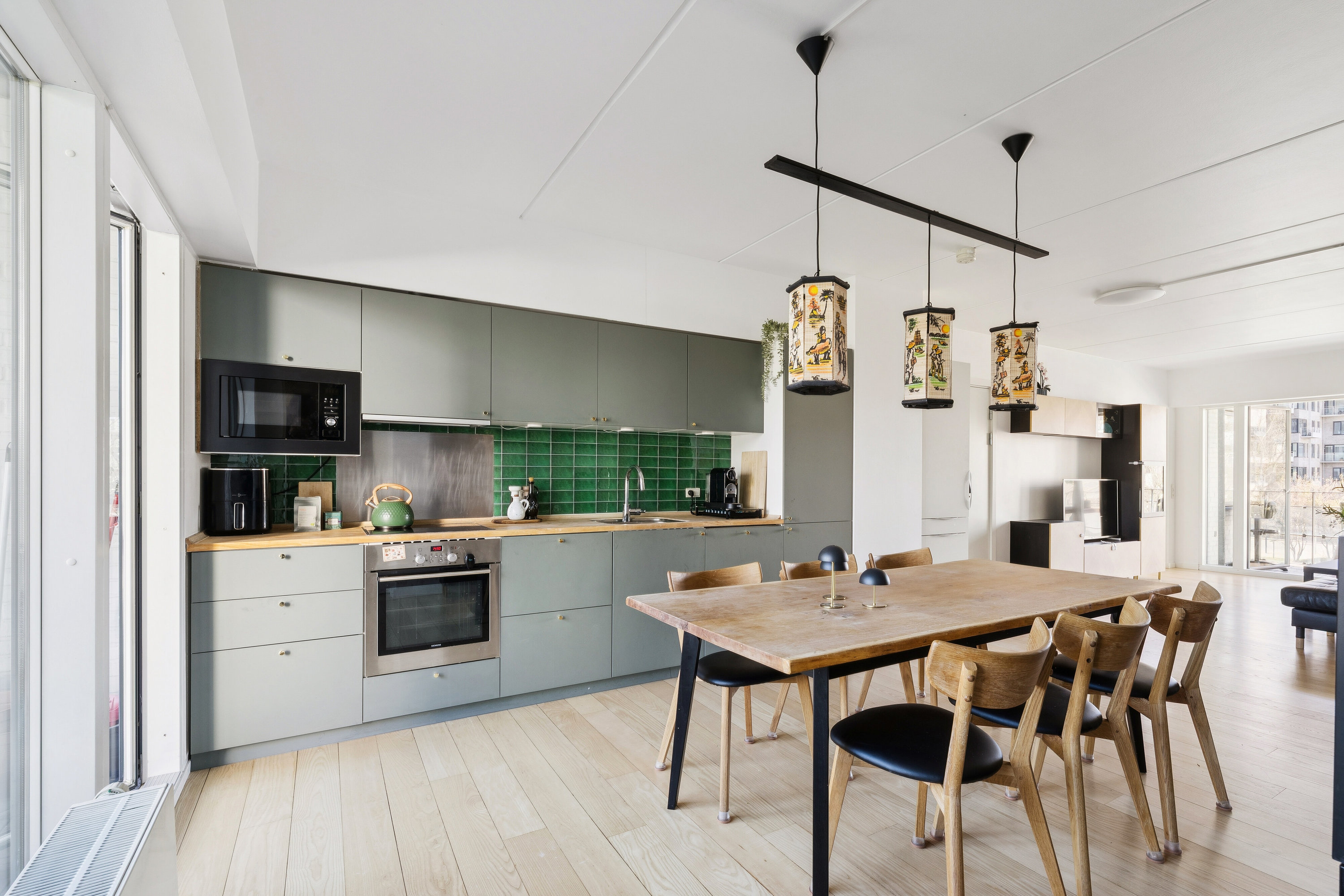 Fremhævet spisestue billede i fuldskærmstilstand. Billede af Jens Otto Krags Gade 6, 1. th., 2300 København S