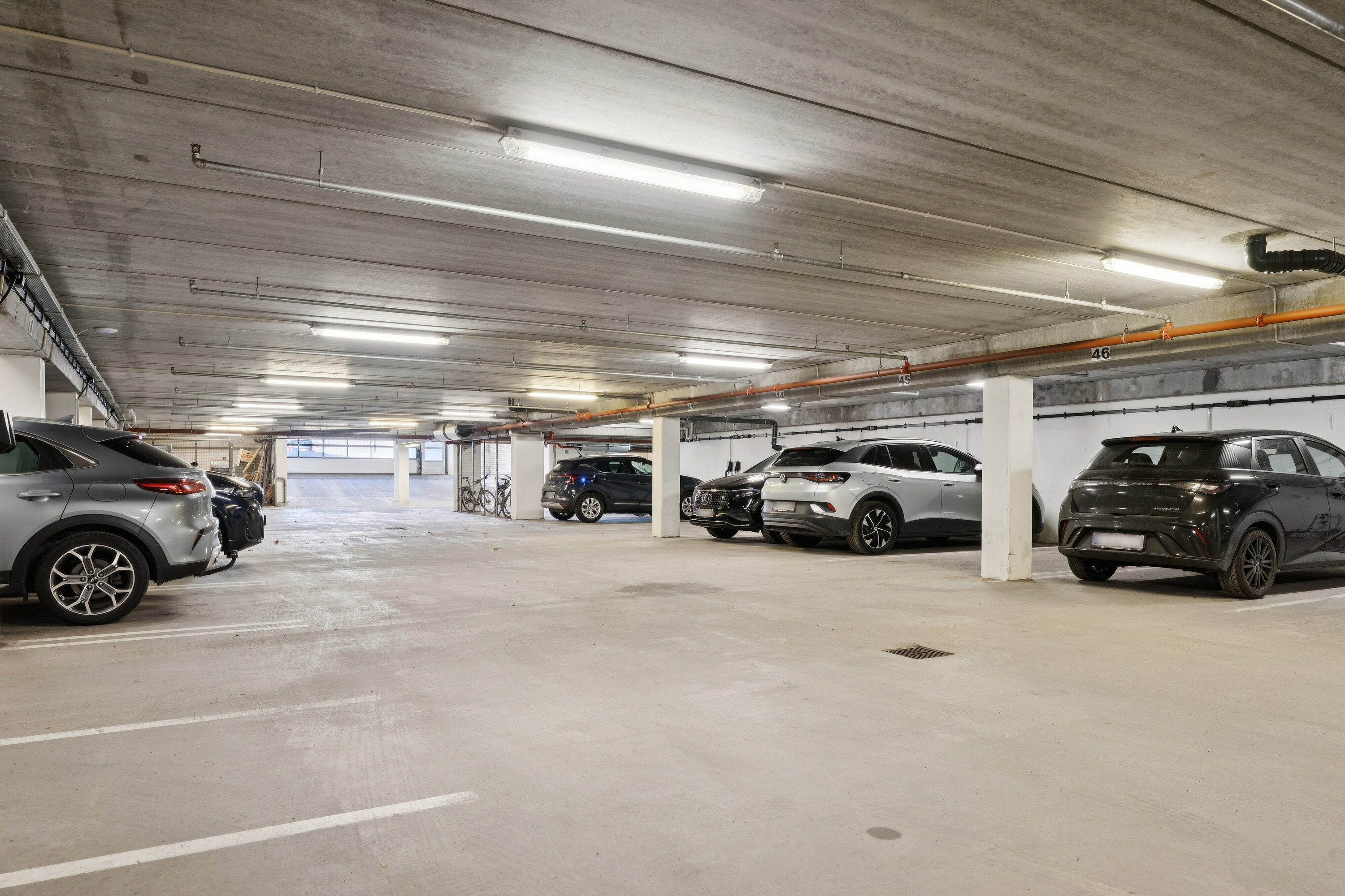 Fremhævet garage billede i fuldskærmstilstand. Billede af Jens Otto Krags Gade 6, 1. th., 2300 København S