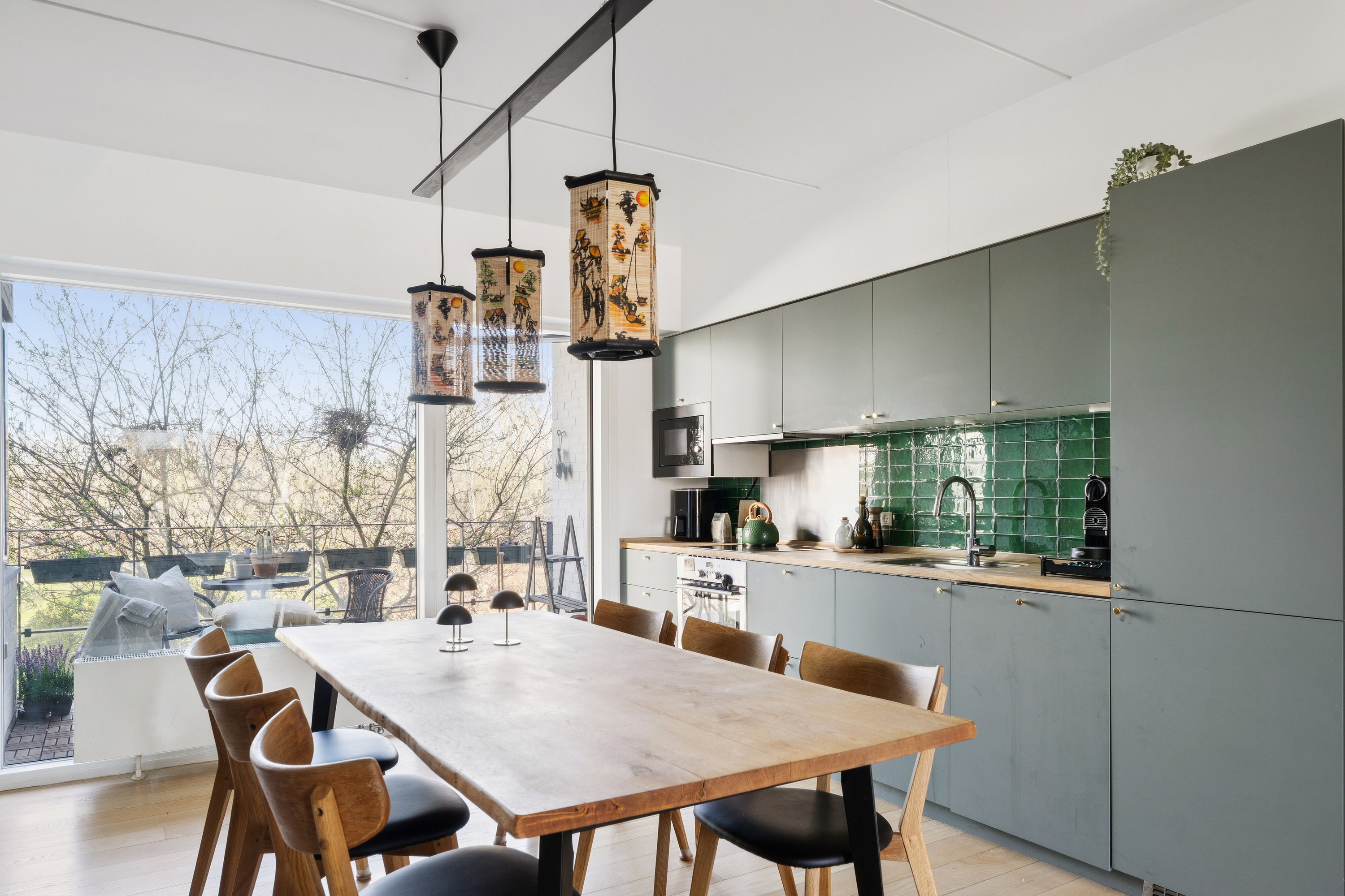 Fremhævet spisestue billede i fuldskærmstilstand. Billede af Jens Otto Krags Gade 6, 1. th., 2300 København S