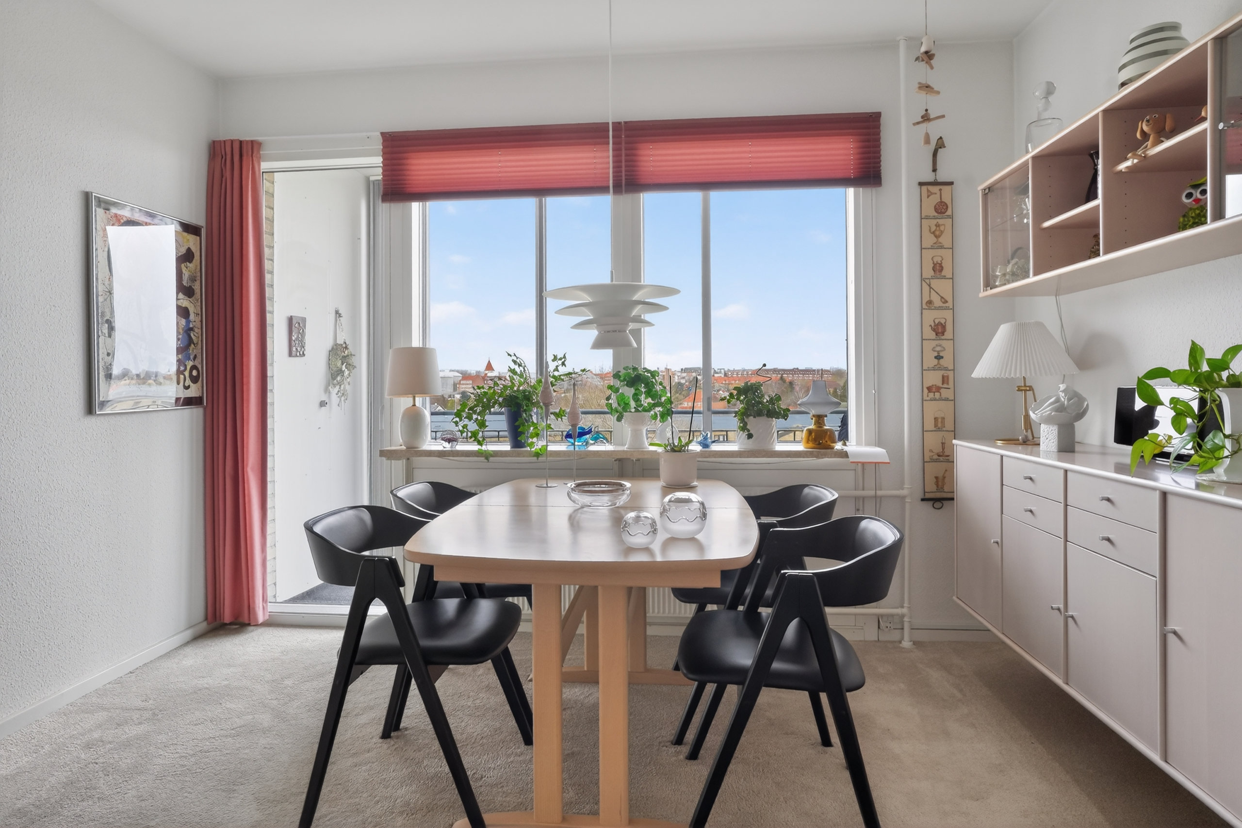 Fremhævet spisestue billede i fuldskærmstilstand. Billede af Dalstrøget 120, 5., 2870 Dyssegård