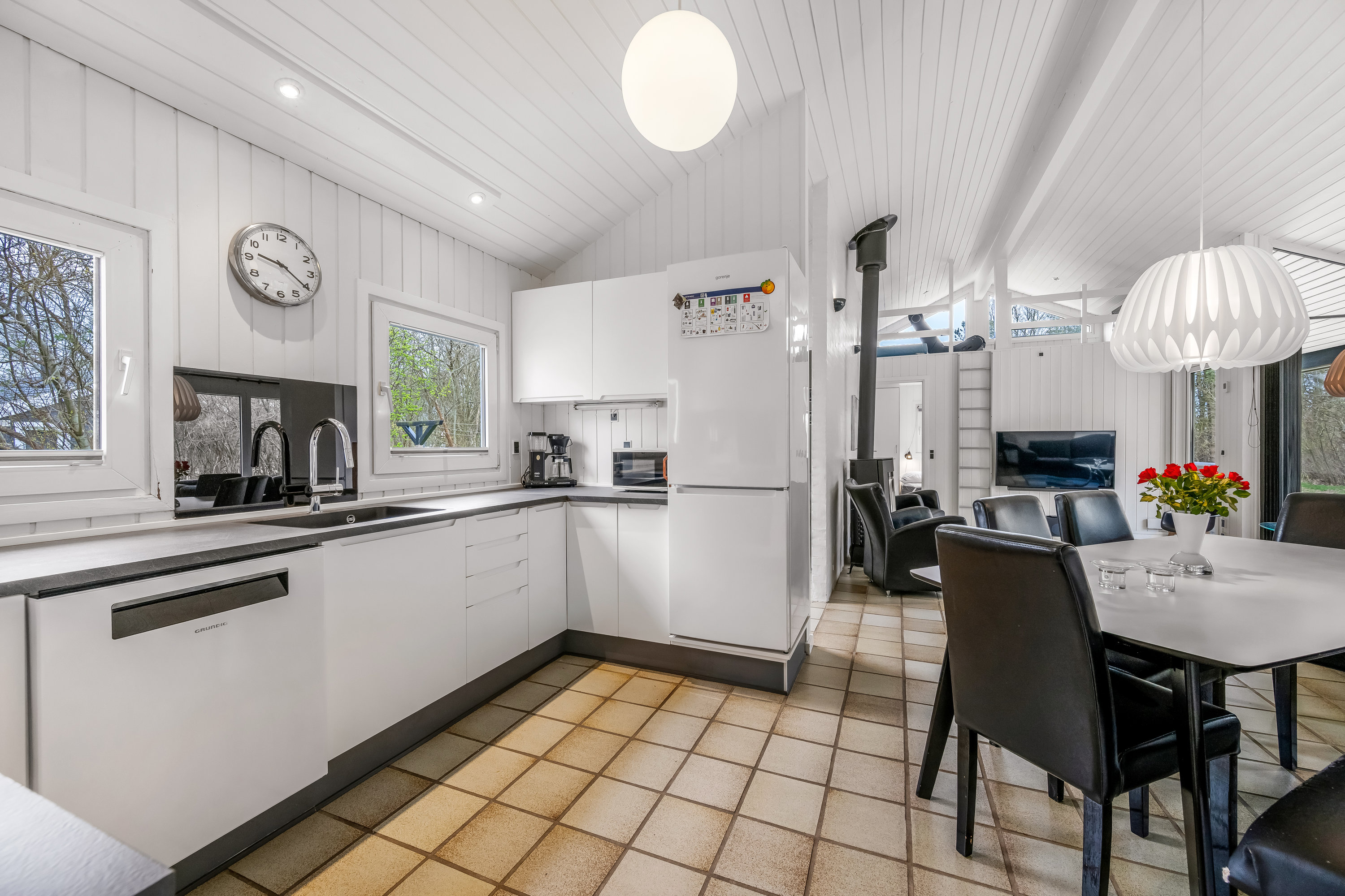Fremhævet køkken billede i fuldskærmstilstand. Billede af Skovvang 18, Lønne, 6830 Nørre Nebel