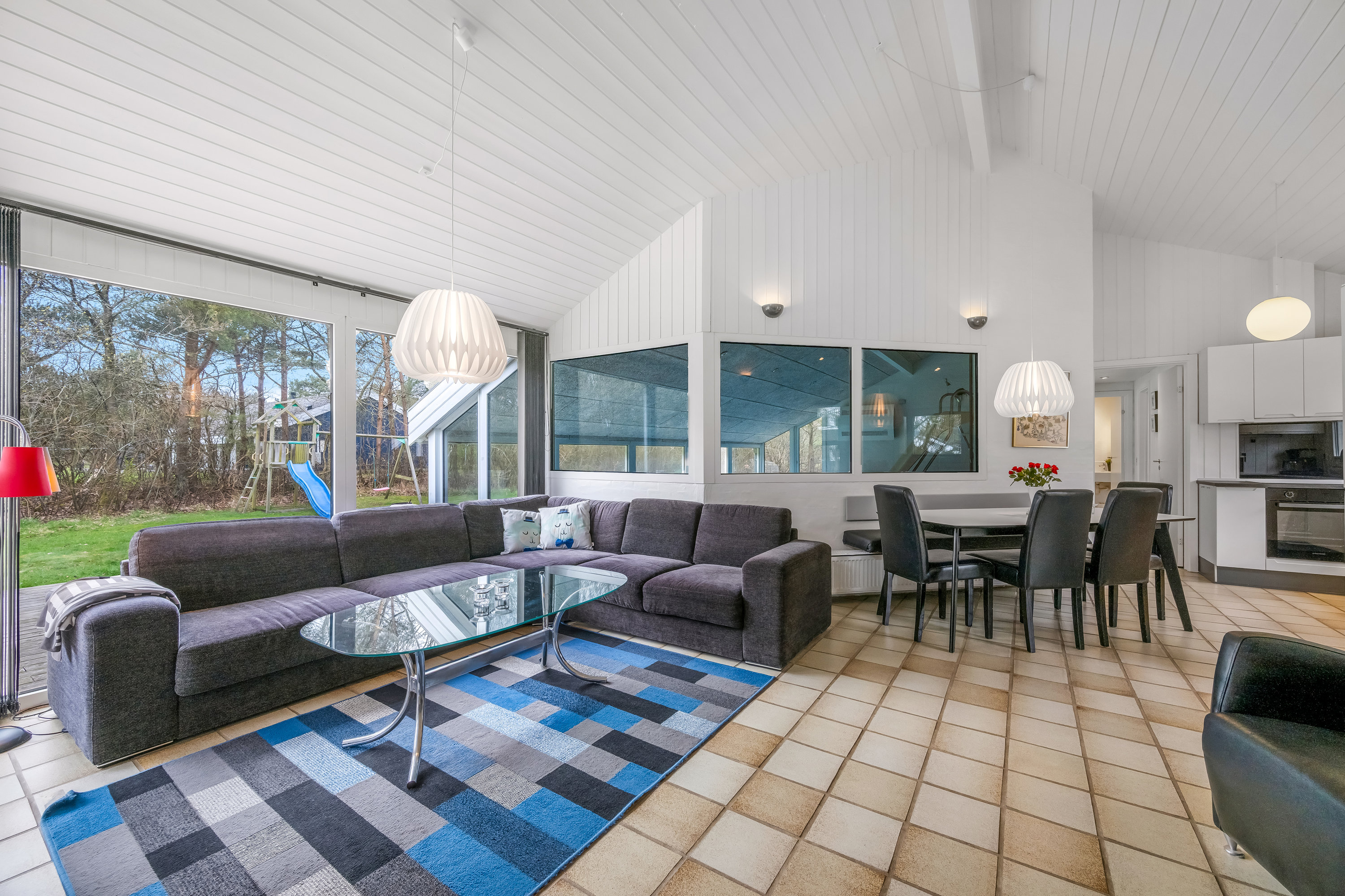 Fremhævet stue billede i fuldskærmstilstand. Billede af Skovvang 18, Lønne, 6830 Nørre Nebel