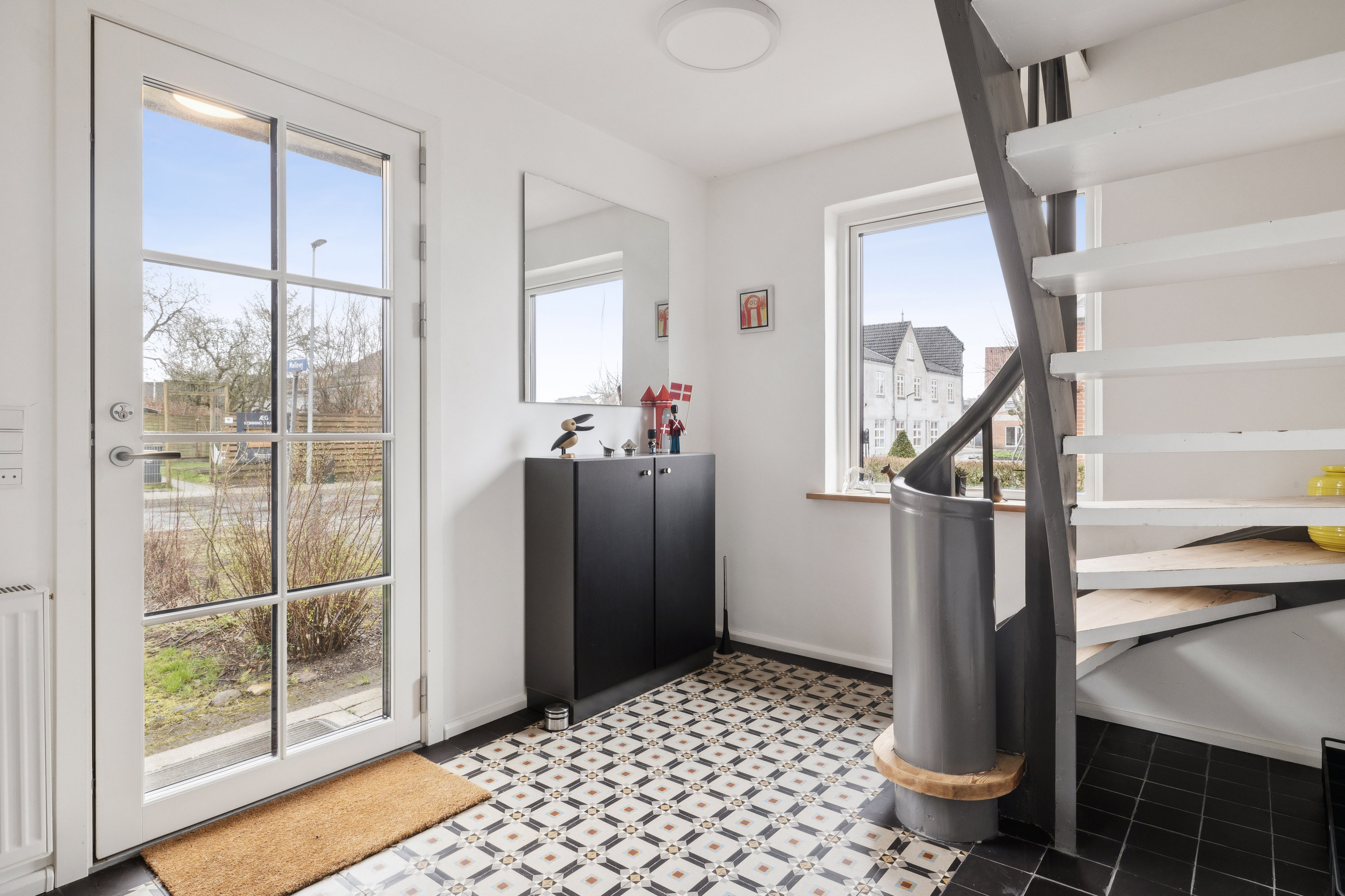 Fremhævet entré billede i fuldskærmstilstand. Billede af Vestermarksvej 5, 9610 Nørager