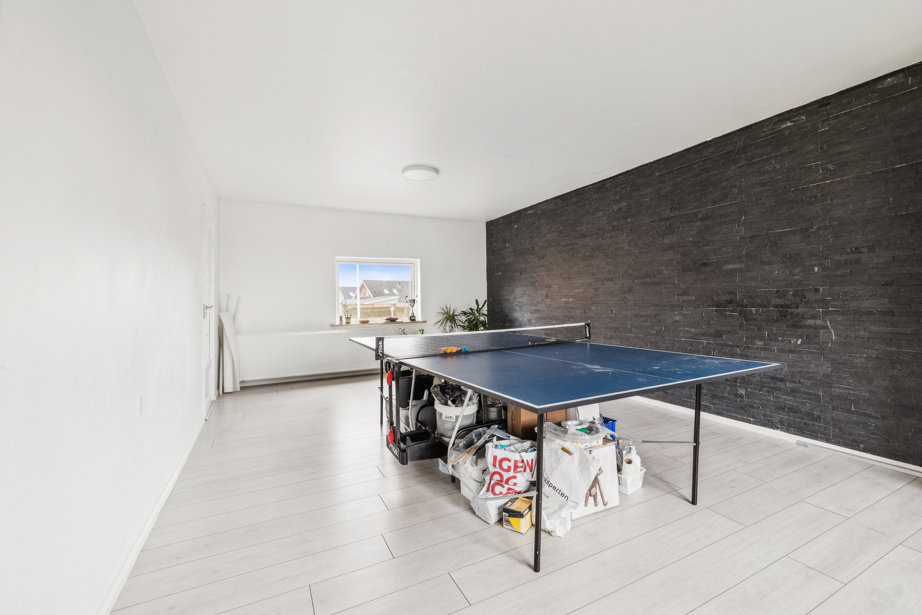 Fremhævet multirum billede i fuldskærmstilstand. Billede af Vestermarksvej 5, 9610 Nørager