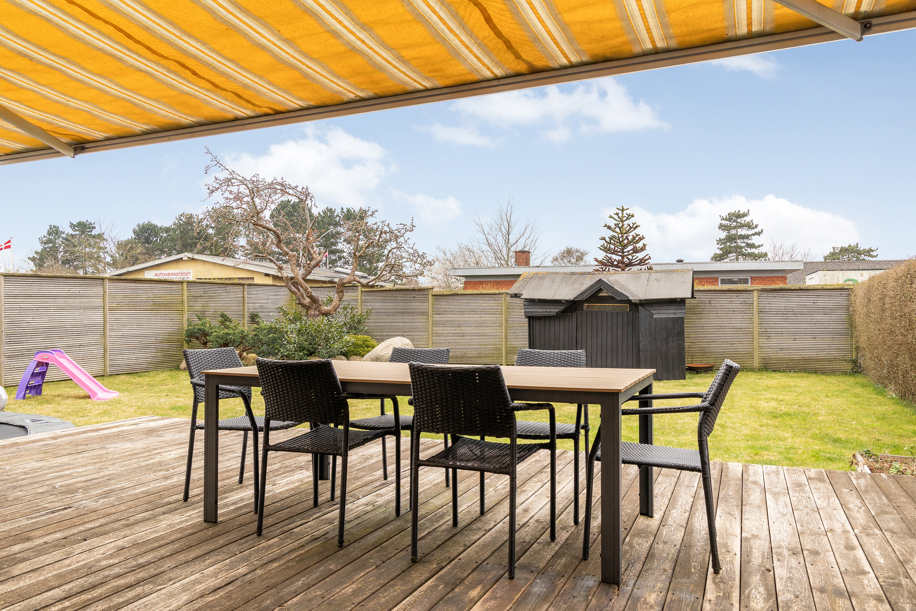 Fremhævet terrasse billede i fuldskærmstilstand. Billede af Snerlevej 11, 3600 Frederikssund