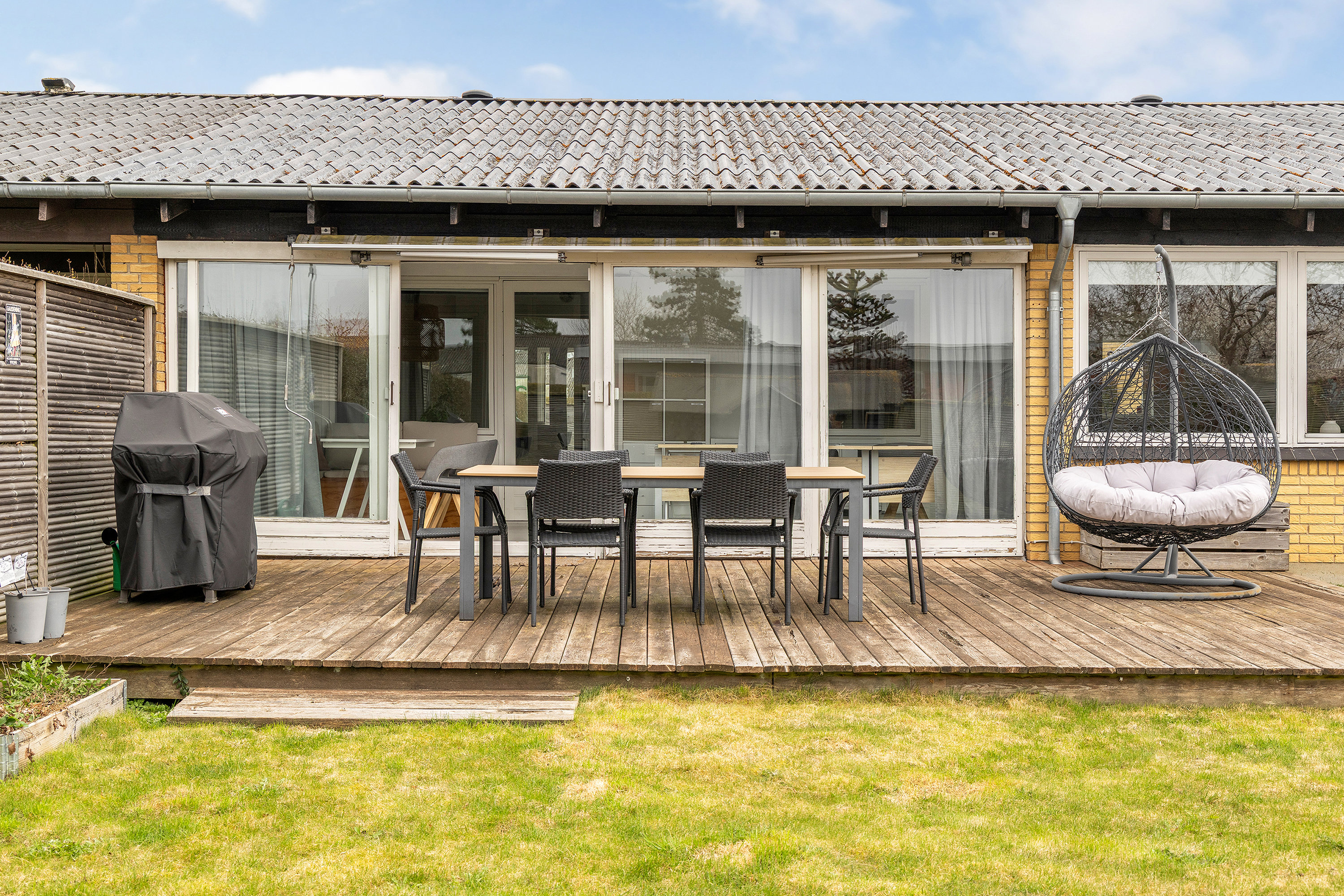 Fremhævet terrasse billede i fuldskærmstilstand. Billede af Snerlevej 11, 3600 Frederikssund