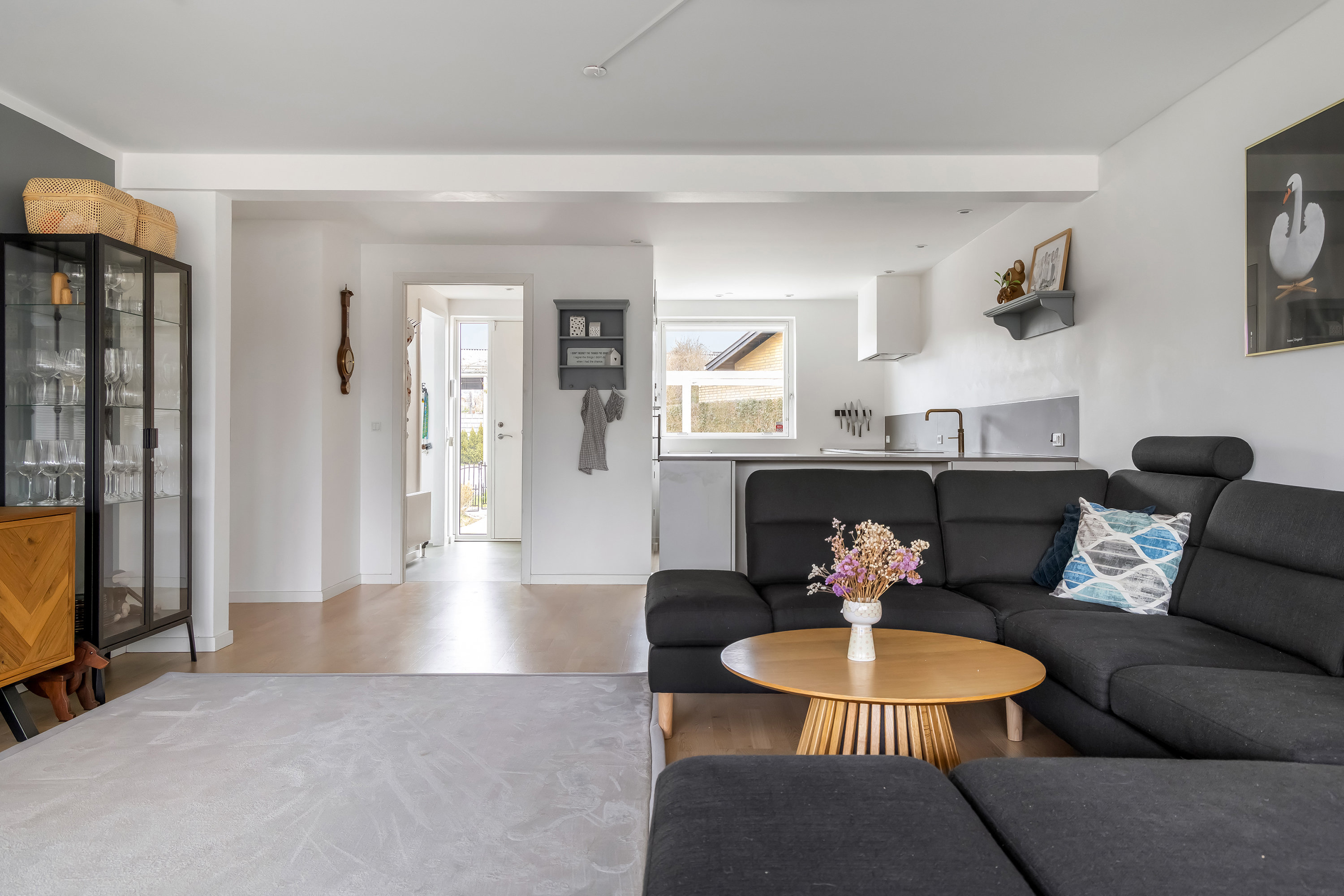 Fremhævet stue billede i fuldskærmstilstand. Billede af Snerlevej 11, 3600 Frederikssund