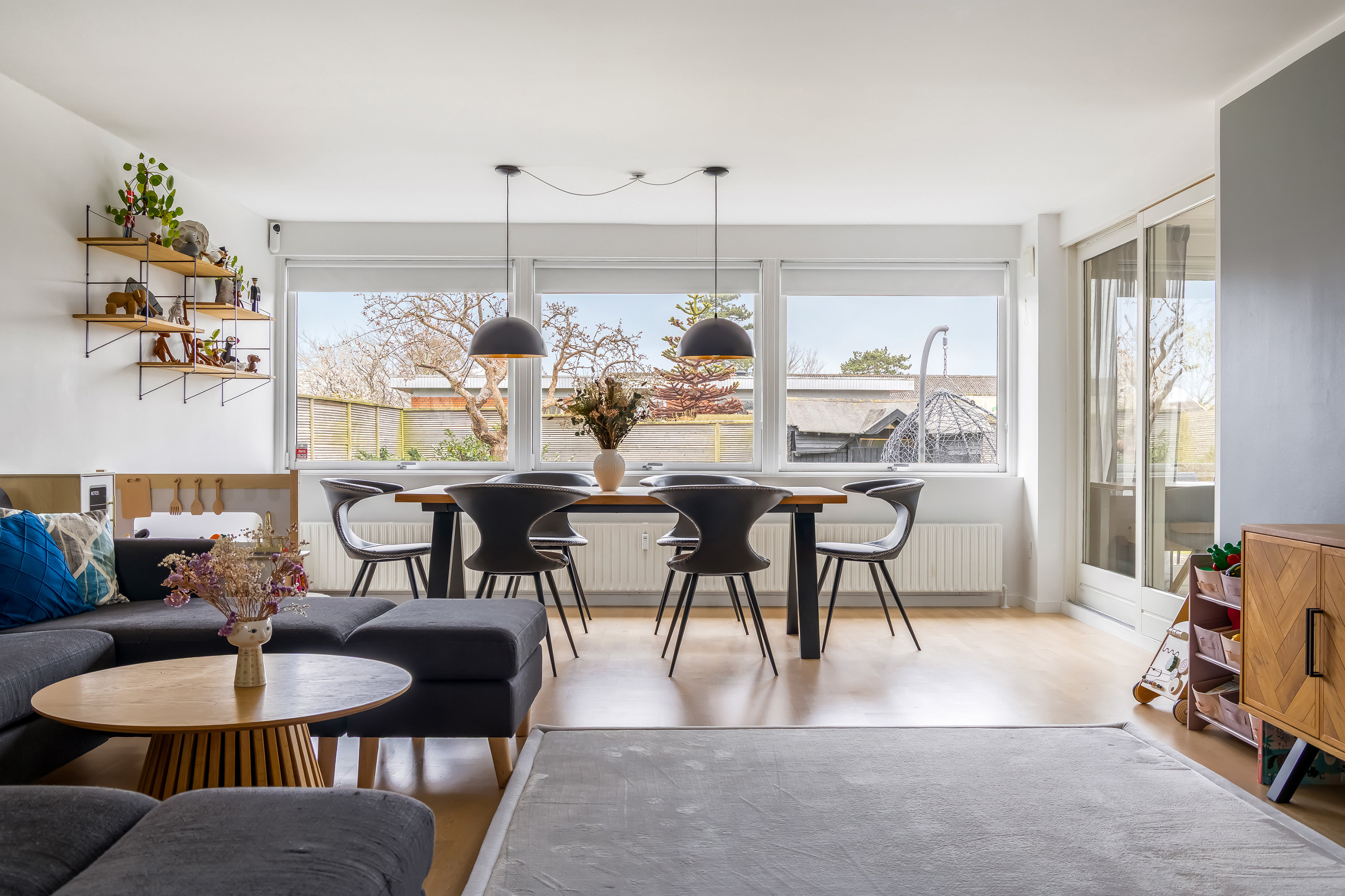 Fremhævet stue billede i fuldskærmstilstand. Billede af Snerlevej 11, 3600 Frederikssund