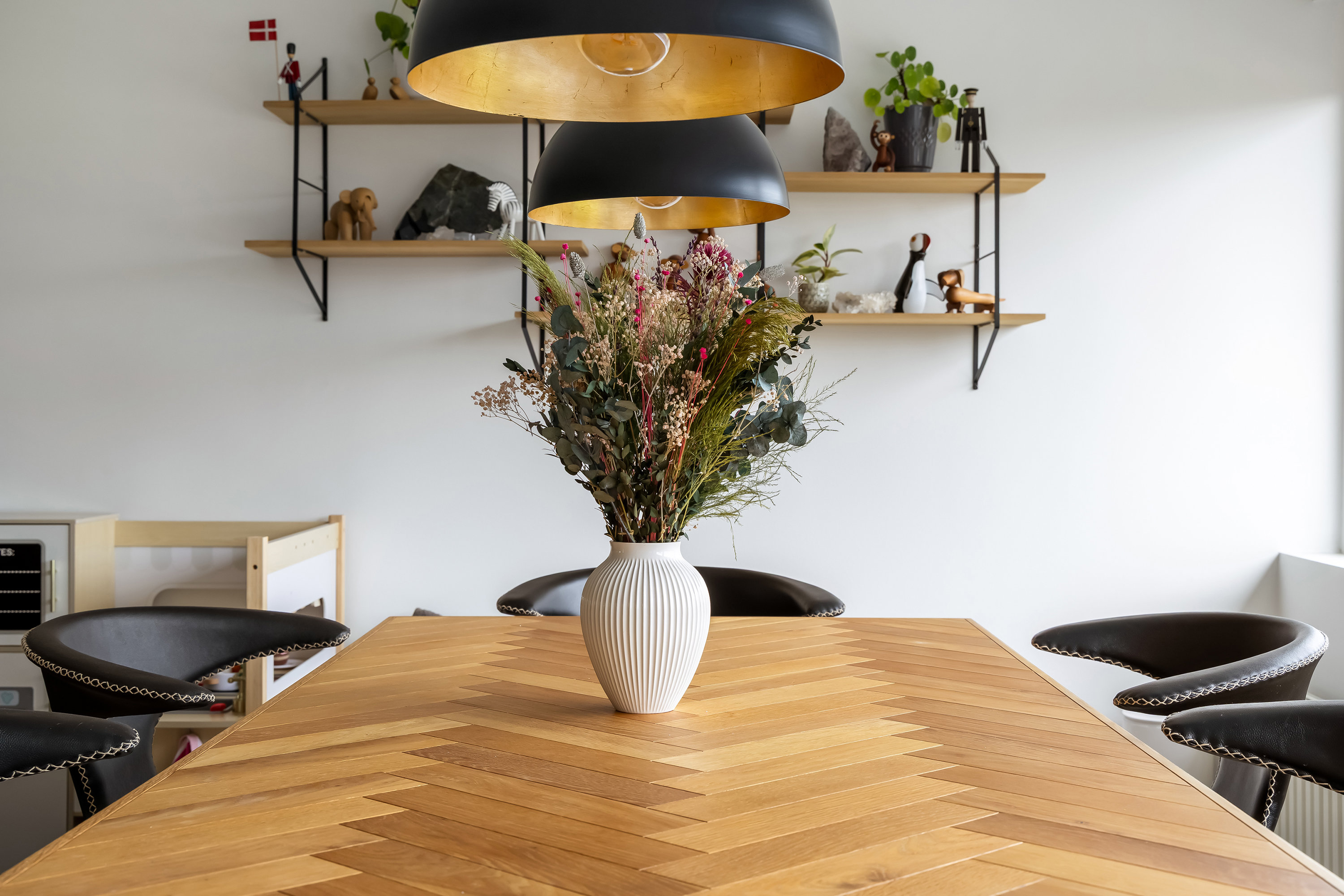 Fremhævet stue billede i fuldskærmstilstand. Billede af Snerlevej 11, 3600 Frederikssund