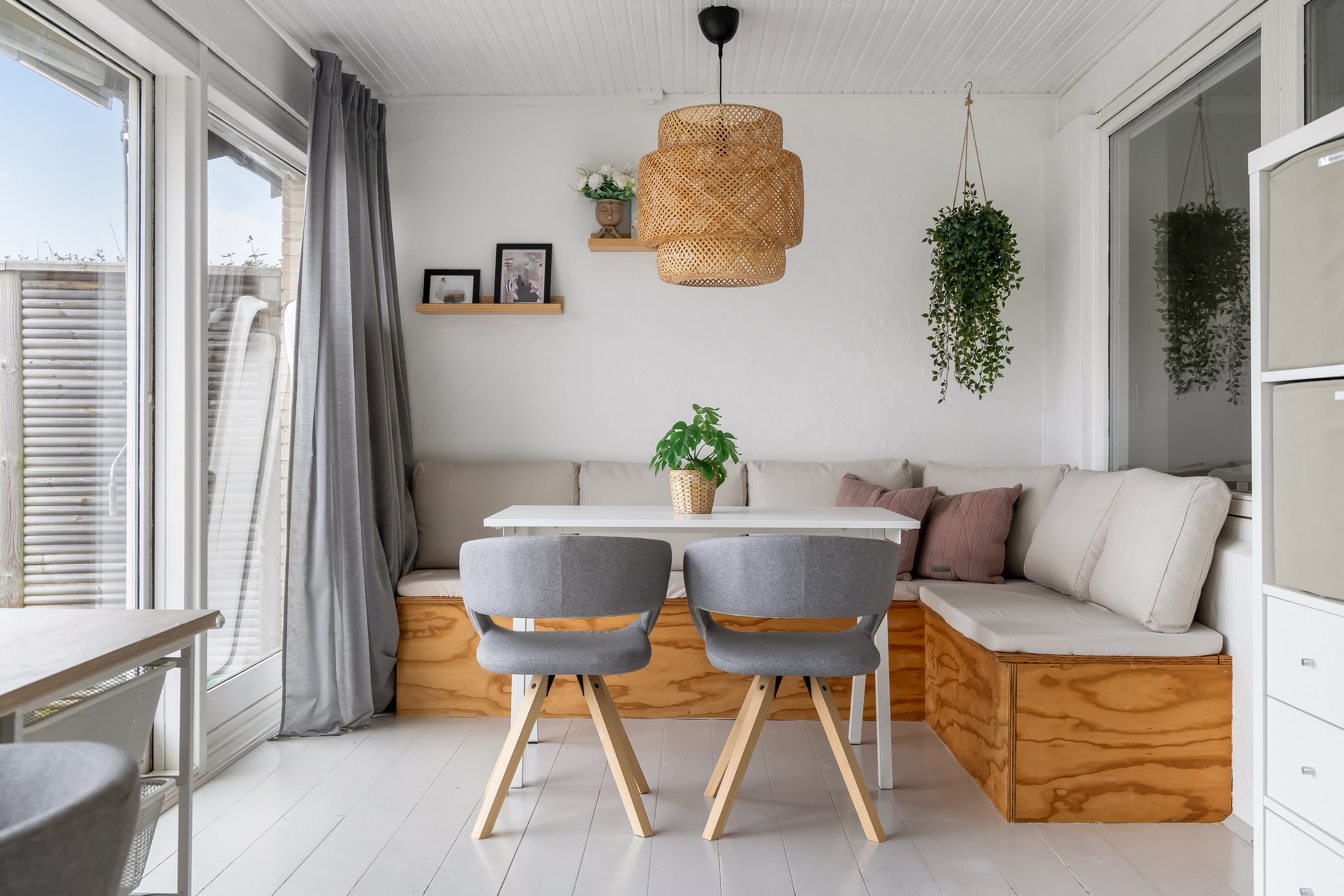 Fremhævet udestue billede i fuldskærmstilstand. Billede af Snerlevej 11, 3600 Frederikssund