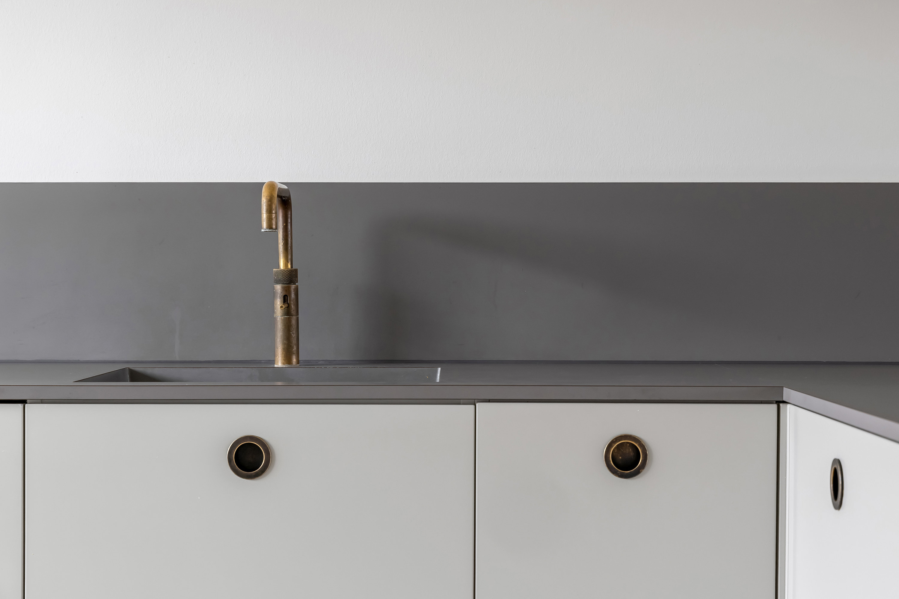 Fremhævet køkken billede i fuldskærmstilstand. Billede af Snerlevej 11, 3600 Frederikssund