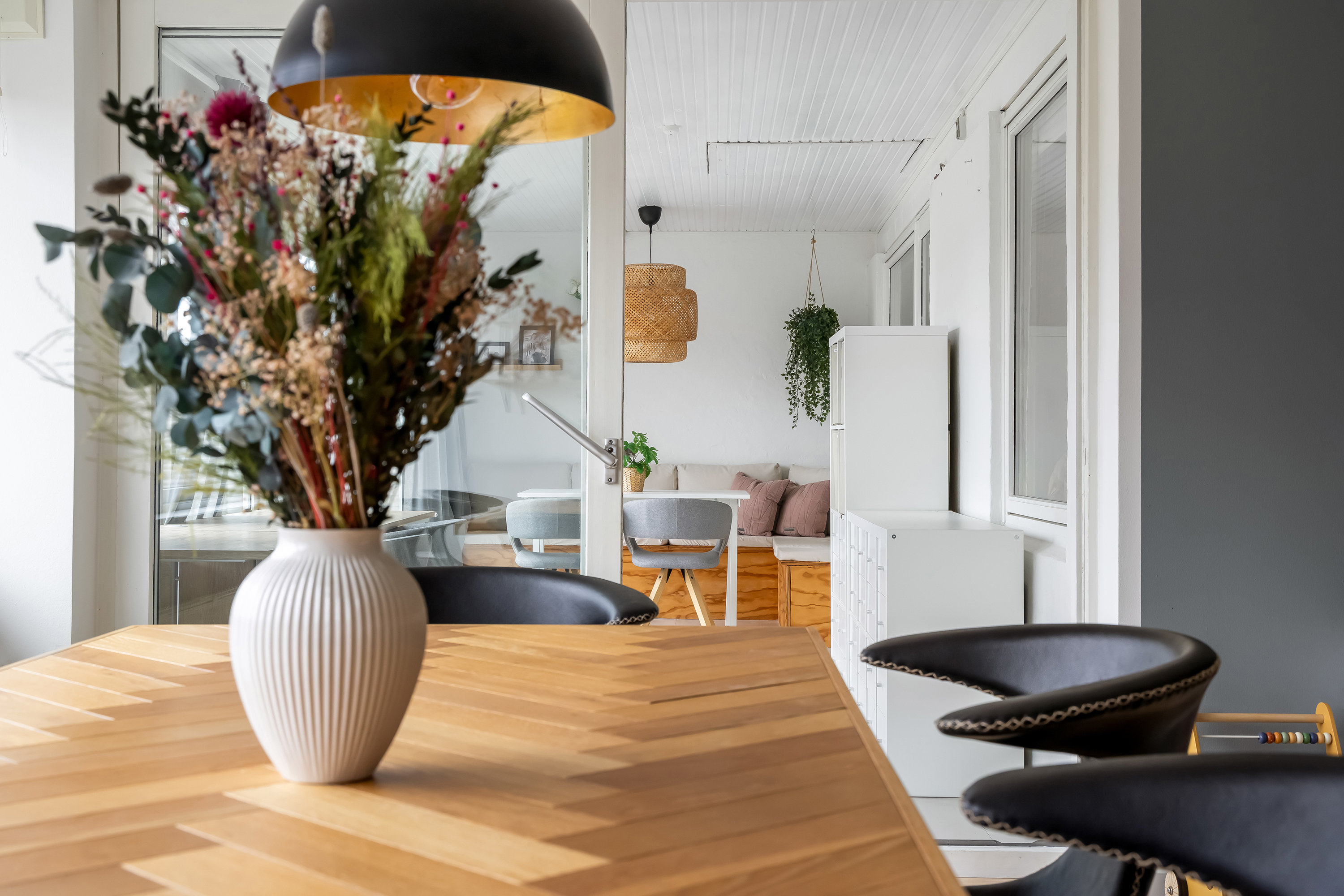 Fremhævet stue billede i fuldskærmstilstand. Billede af Snerlevej 11, 3600 Frederikssund