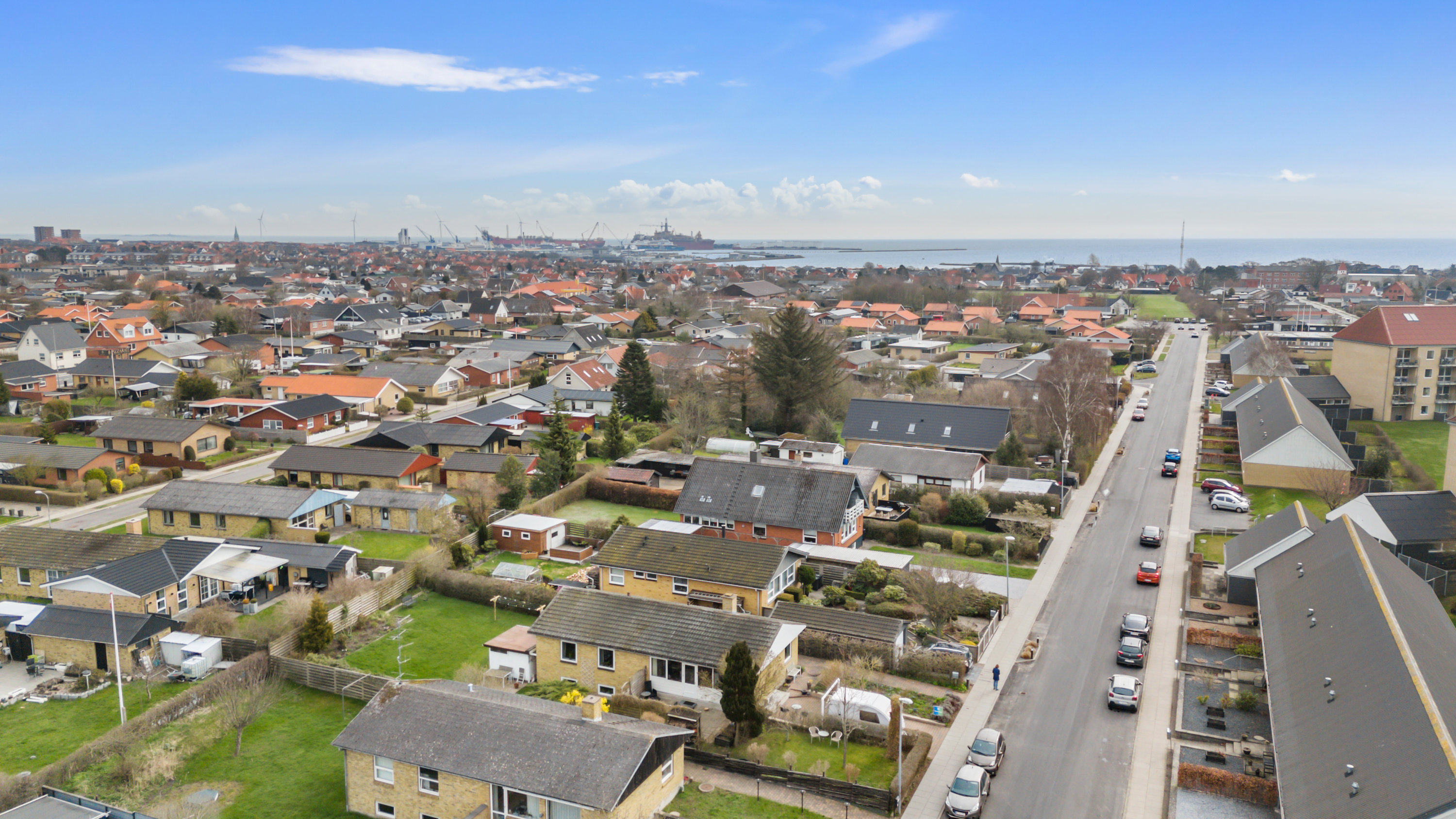 Fremhævet luftfoto billede i fuldskærmstilstand. Billede af Elius Andersens Vej 28, 9900 Frederikshavn