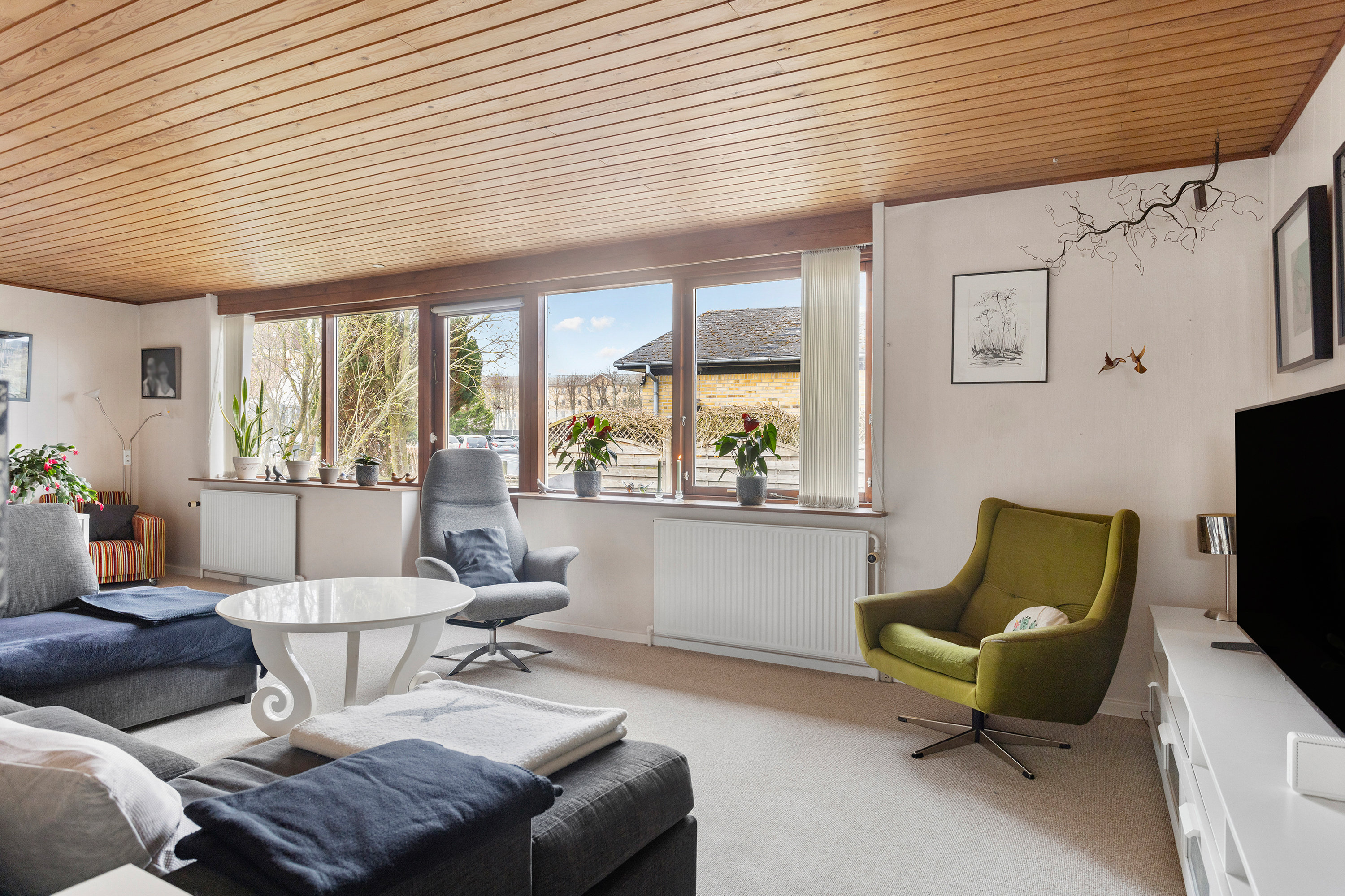 Fremhævet stue billede i fuldskærmstilstand. Billede af Elius Andersens Vej 28, 9900 Frederikshavn