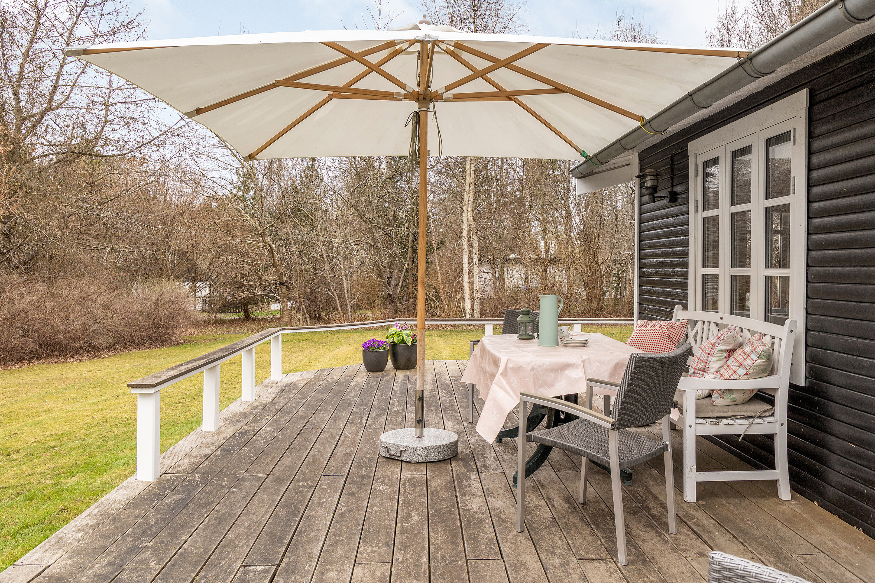 Fremhævet terrasse billede i fuldskærmstilstand. Billede af Bredekjæret 4, Udsholt, 3230 Græsted