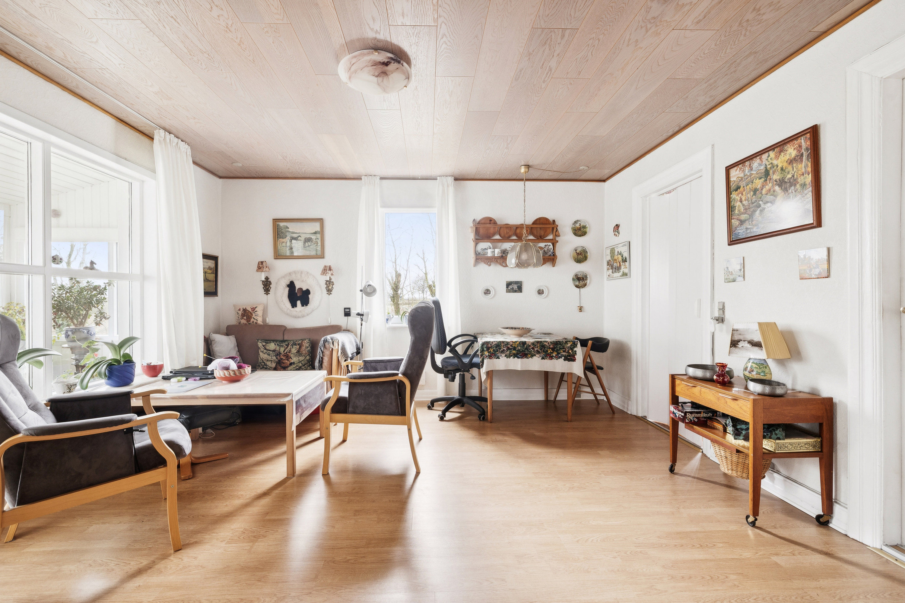 Fremhævet stue billede i fuldskærmstilstand. Billede af Nr Redsøvej 2, Redsø, 9500 Hobro