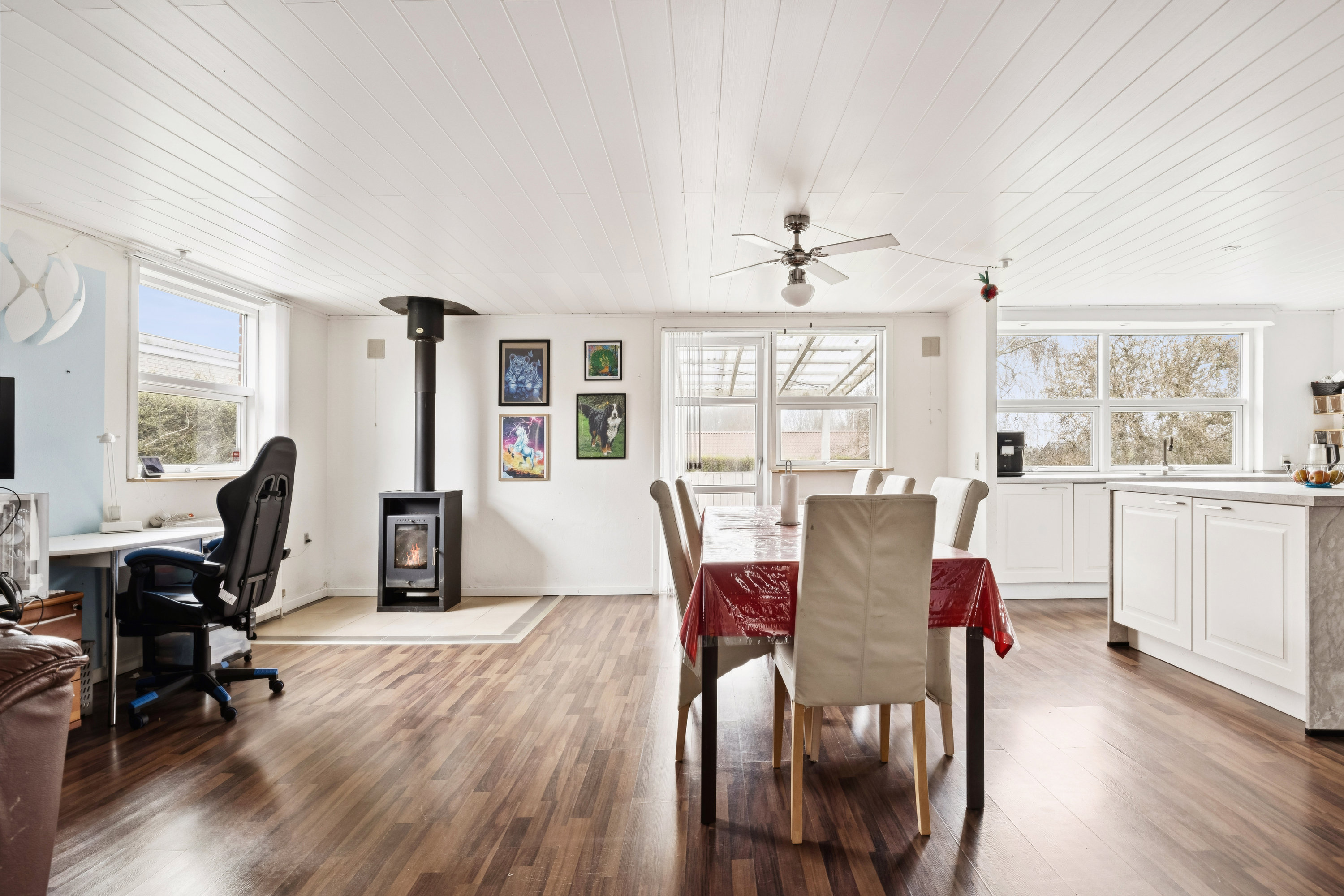 Fremhævet stue billede i fuldskærmstilstand. Billede af Egevænget 8, 7850 Stoholm Jyll