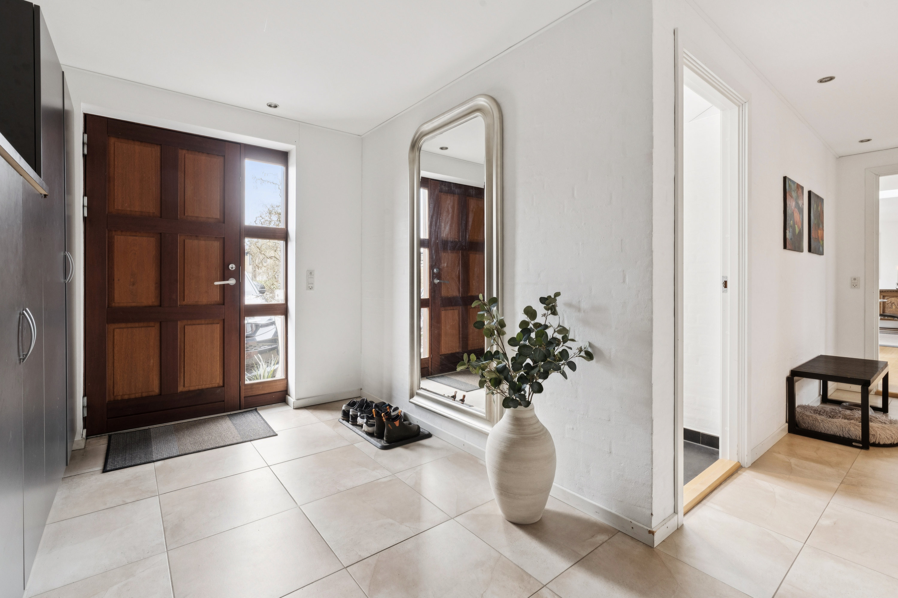 Fremhævet entré billede i fuldskærmstilstand. Billede af Solbakken 44, 9240 Nibe