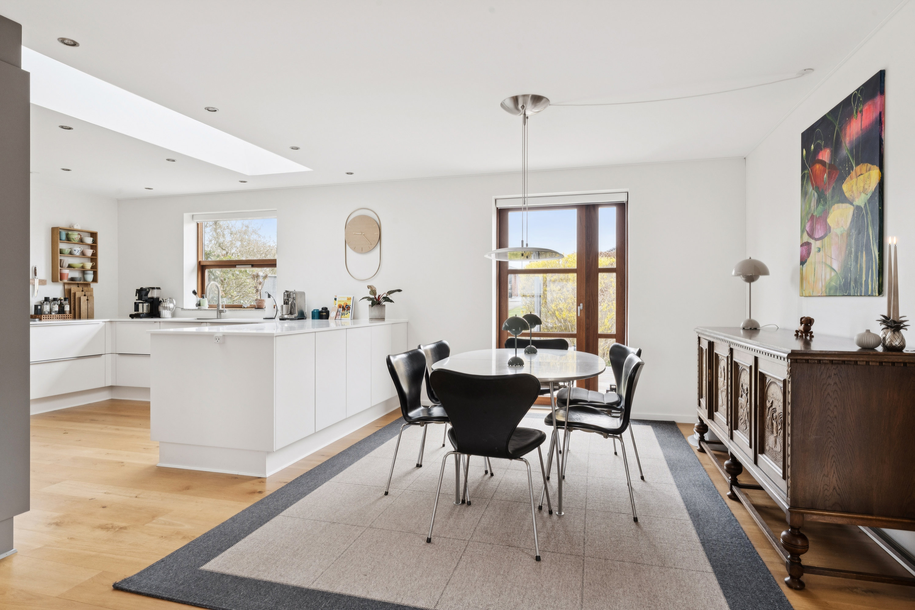 Fremhævet stue billede i fuldskærmstilstand. Billede af Solbakken 44, 9240 Nibe