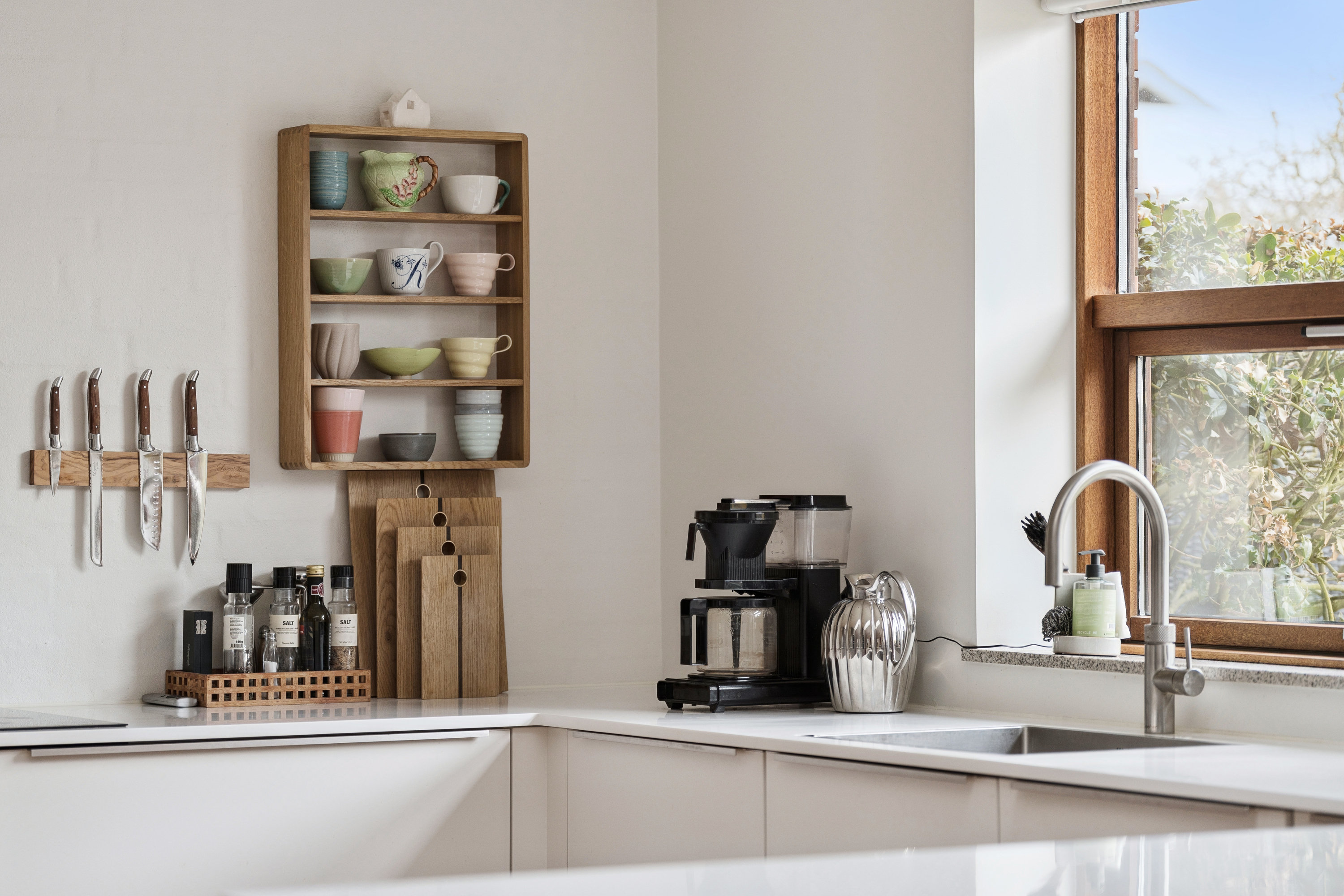 Fremhævet køkken billede i fuldskærmstilstand. Billede af Solbakken 44, 9240 Nibe