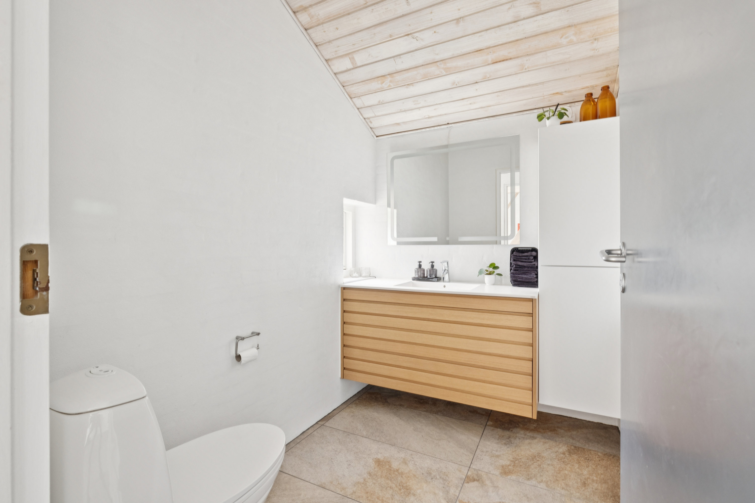 Fremhævet badeværelse billede i fuldskærmstilstand. Billede af Stejlbjerg 37, 8543 Hornslet