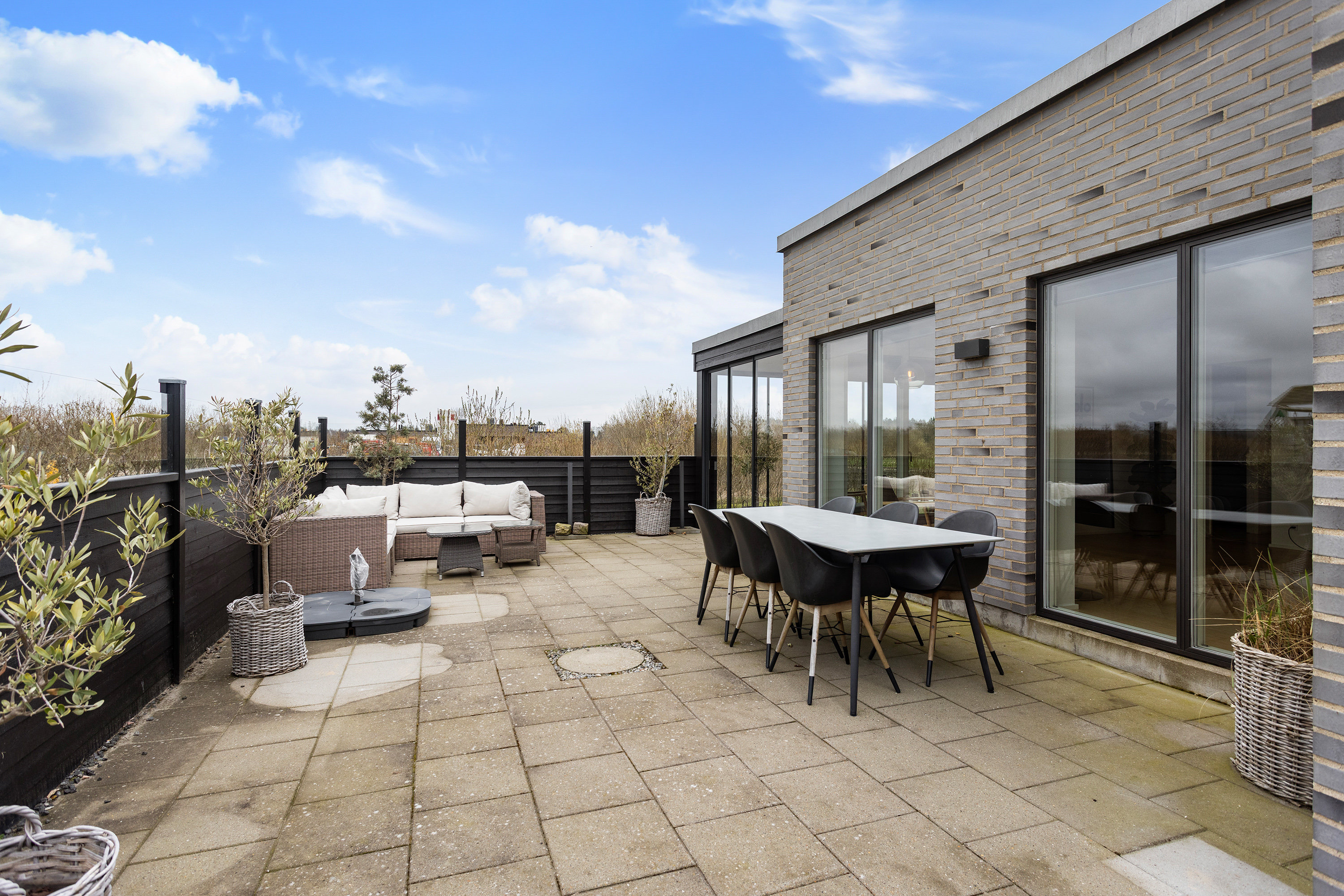 Fremhævet terrasse billede i fuldskærmstilstand. Billede af Golfvej 62, 9900 Frederikshavn