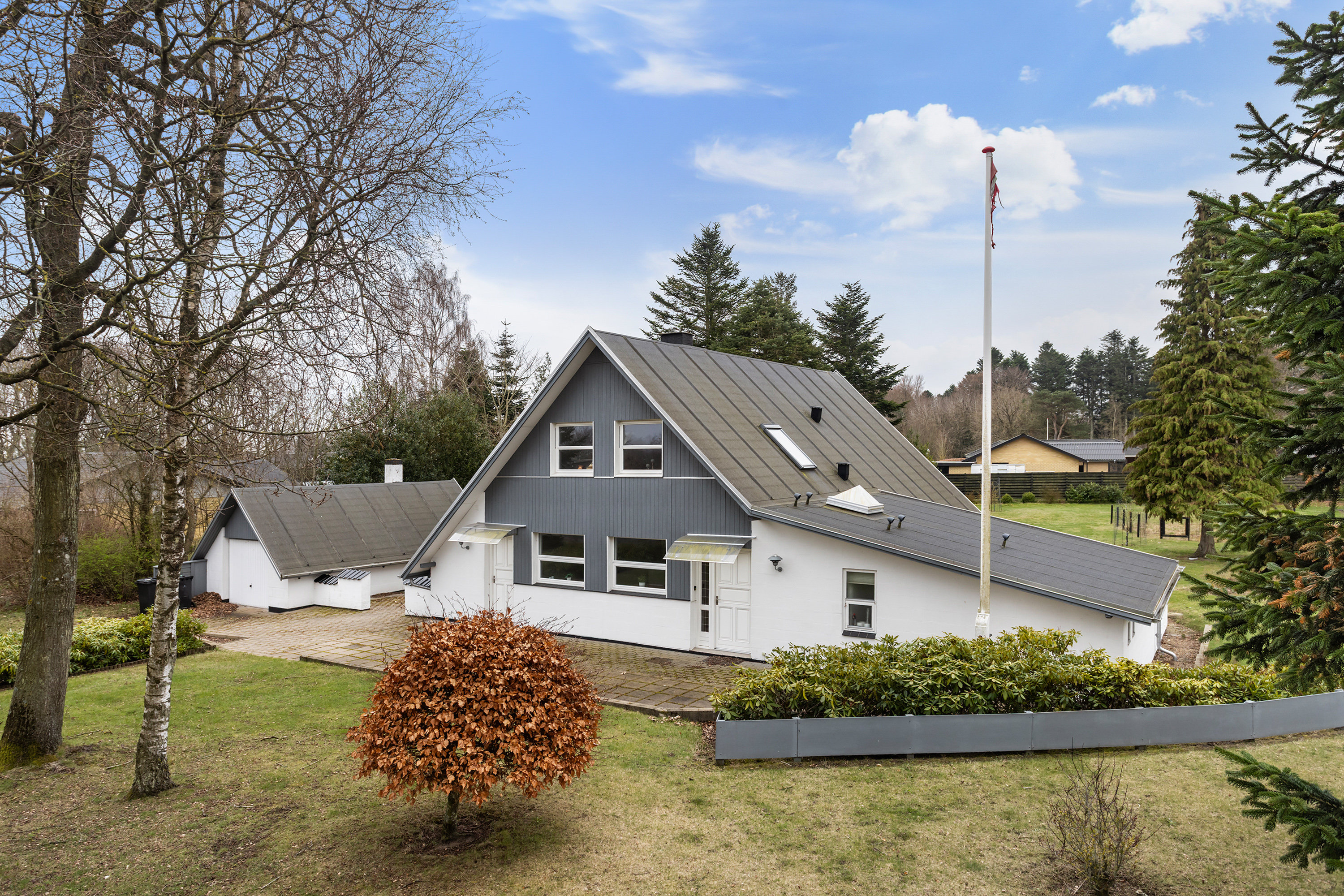 Fremhævet facade billede i fuldskærmstilstand. Billede af Søndermarksvej 34, 9300 Sæby