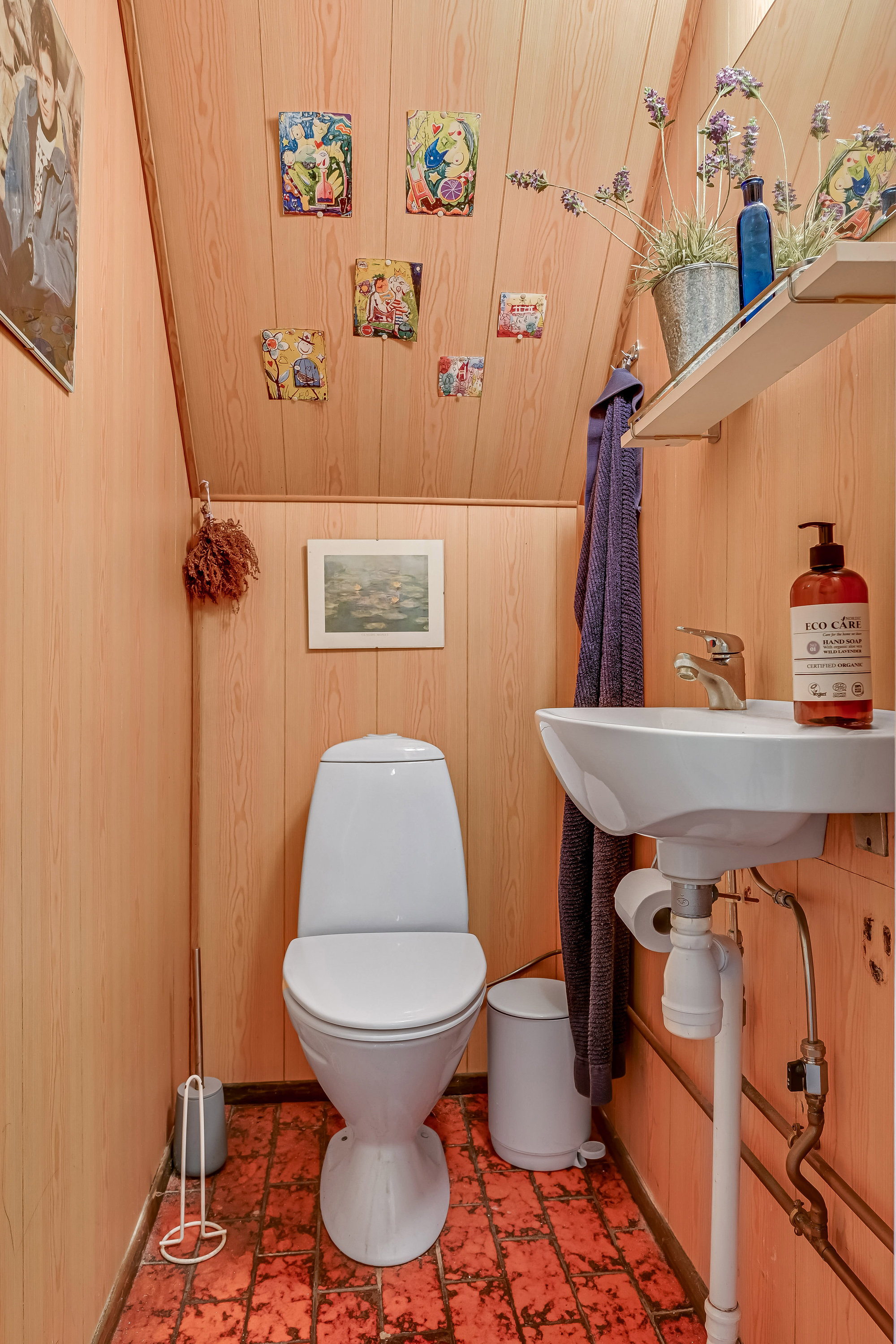 Fremhævet toilet billede i fuldskærmstilstand. Billede af Sandbakken 9, 6710 Esbjerg V