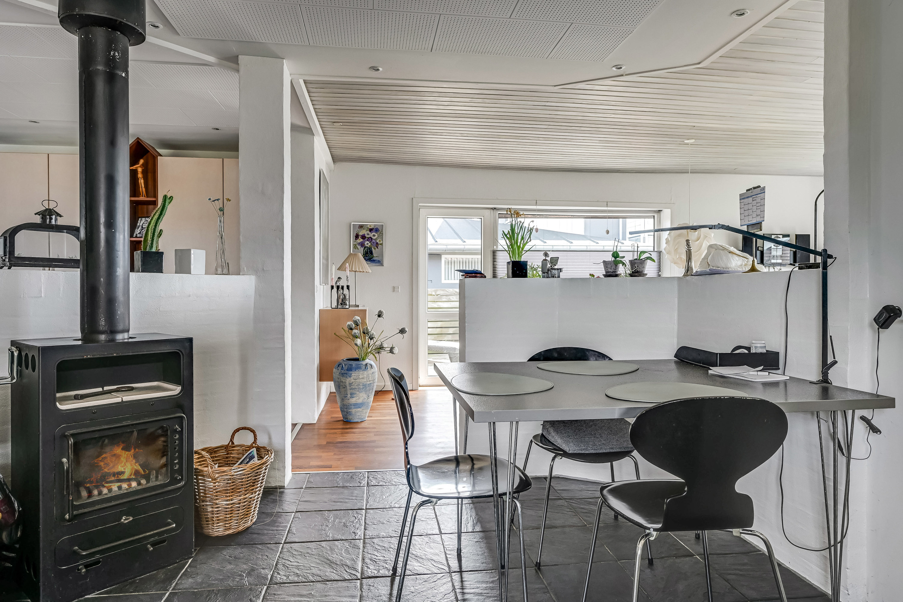 Fremhævet stue billede i fuldskærmstilstand. Billede af Sandbakken 9, 6710 Esbjerg V