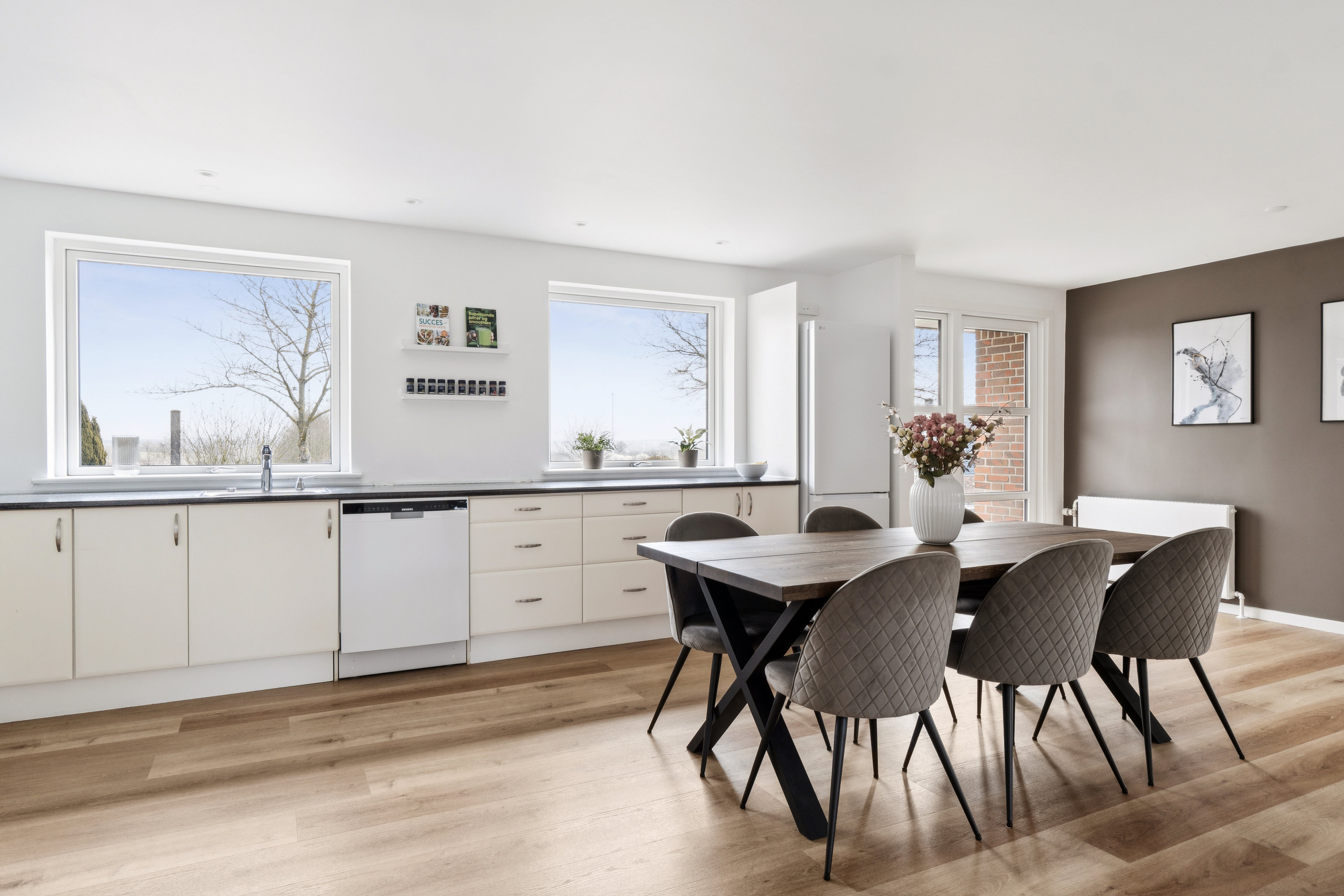 Fremhævet stue billede i fuldskærmstilstand. Billede af Kappelvænget 7, Voldtofte, 5620 Glamsbjerg