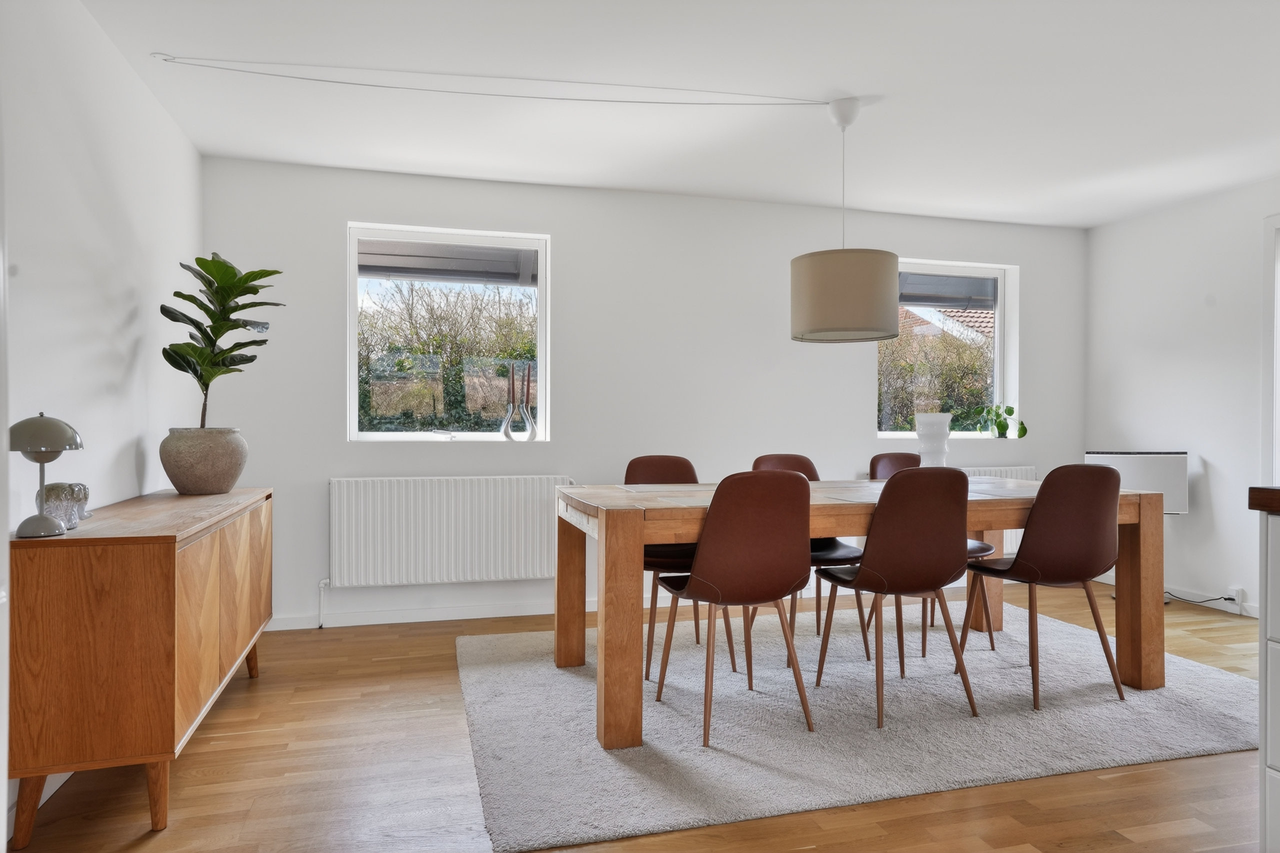 Fremhævet spisestue billede i fuldskærmstilstand. Billede af Skovduevej 7, 2680 Solrød Strand